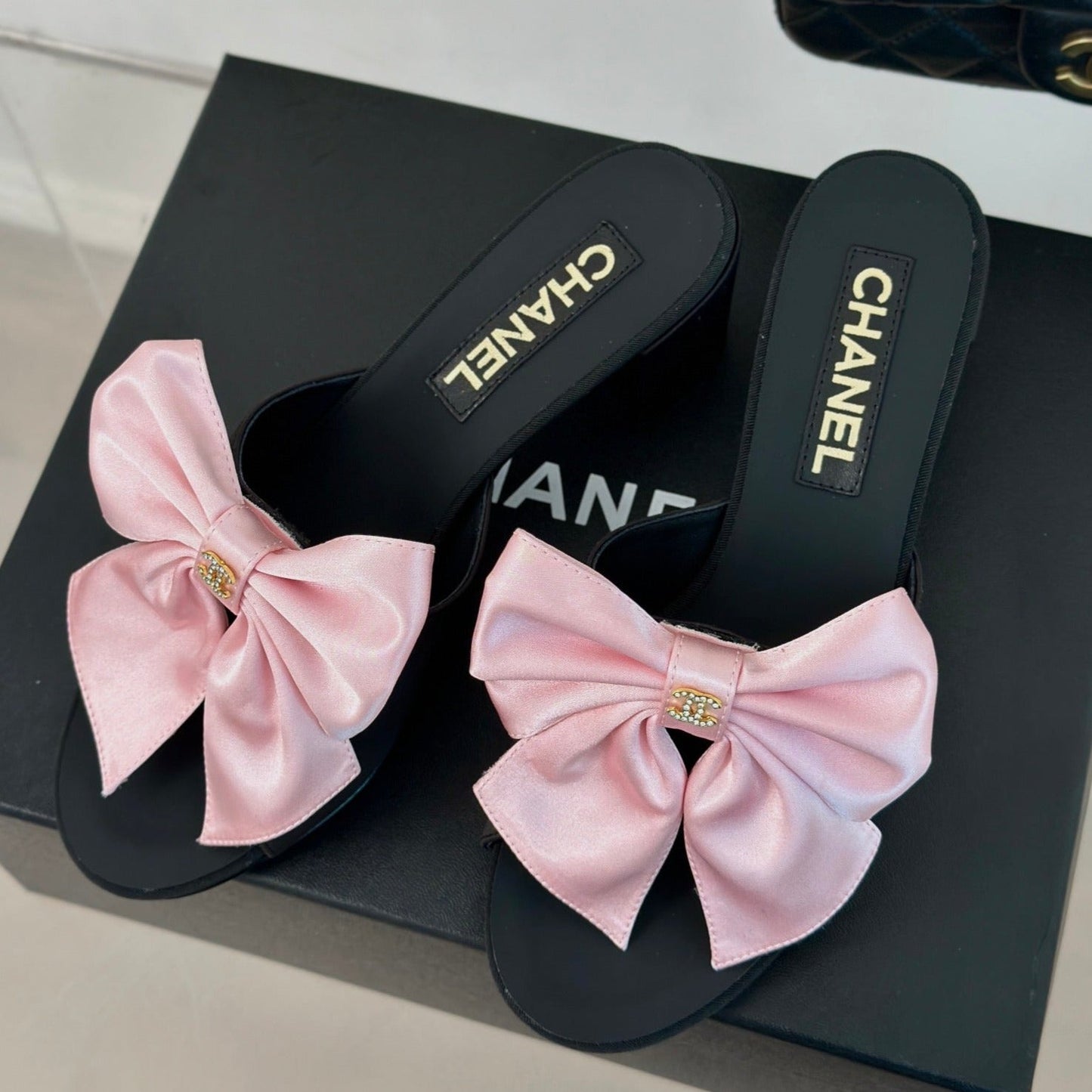 cc pink big bow sandal 60 black lambskin