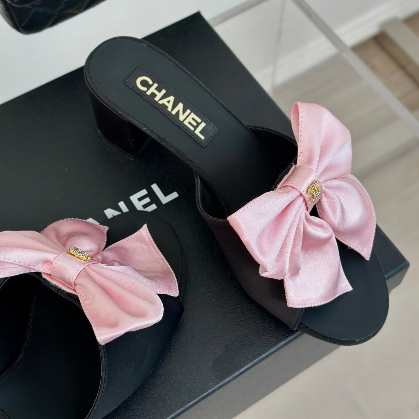 cc pink big bow sandal 60 black lambskin