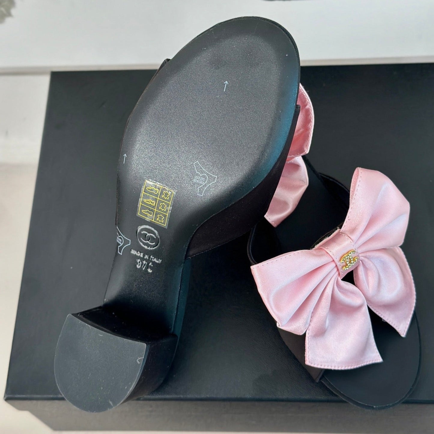 cc pink big bow sandal 60 black lambskin