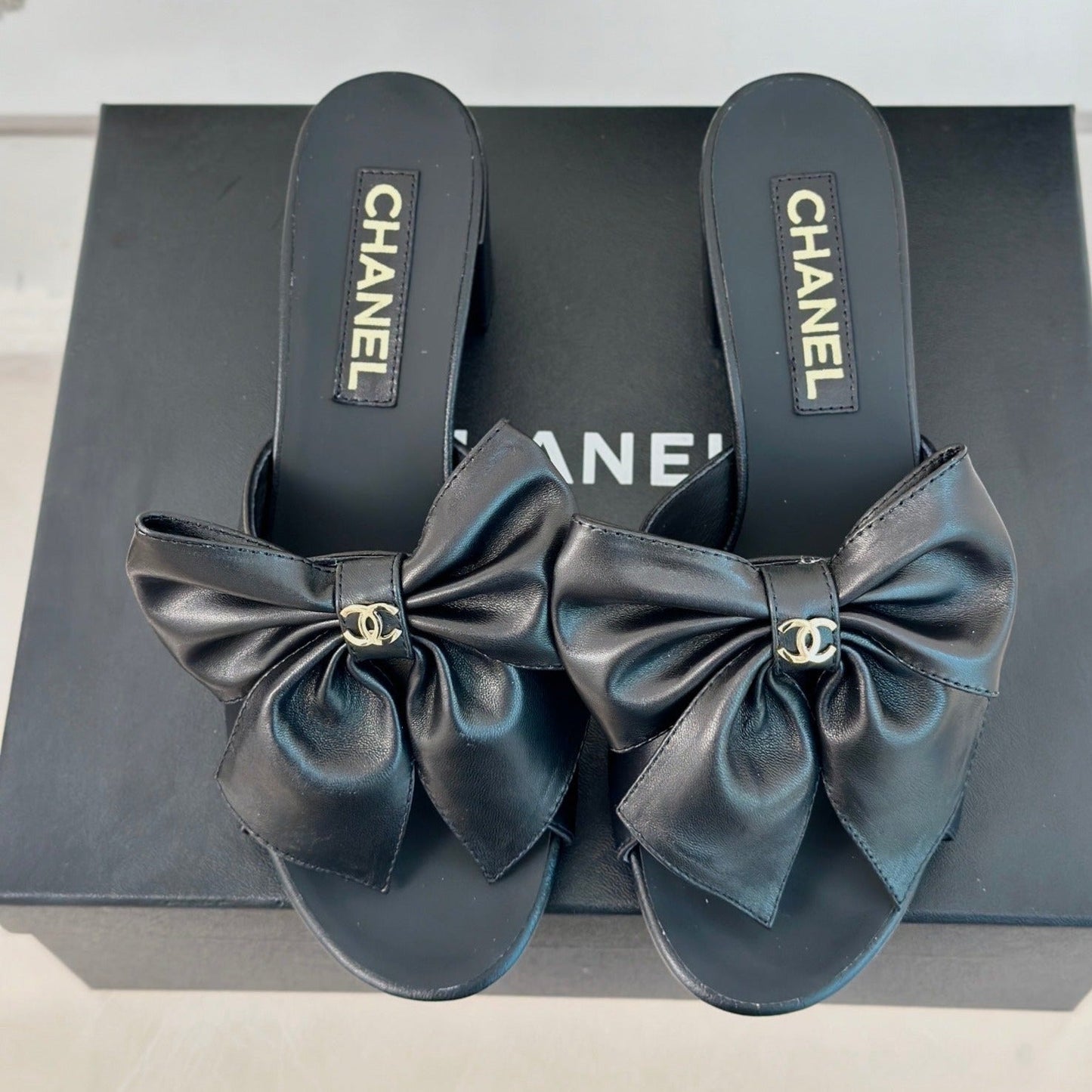 cc big bow sandal 60 black lambskin