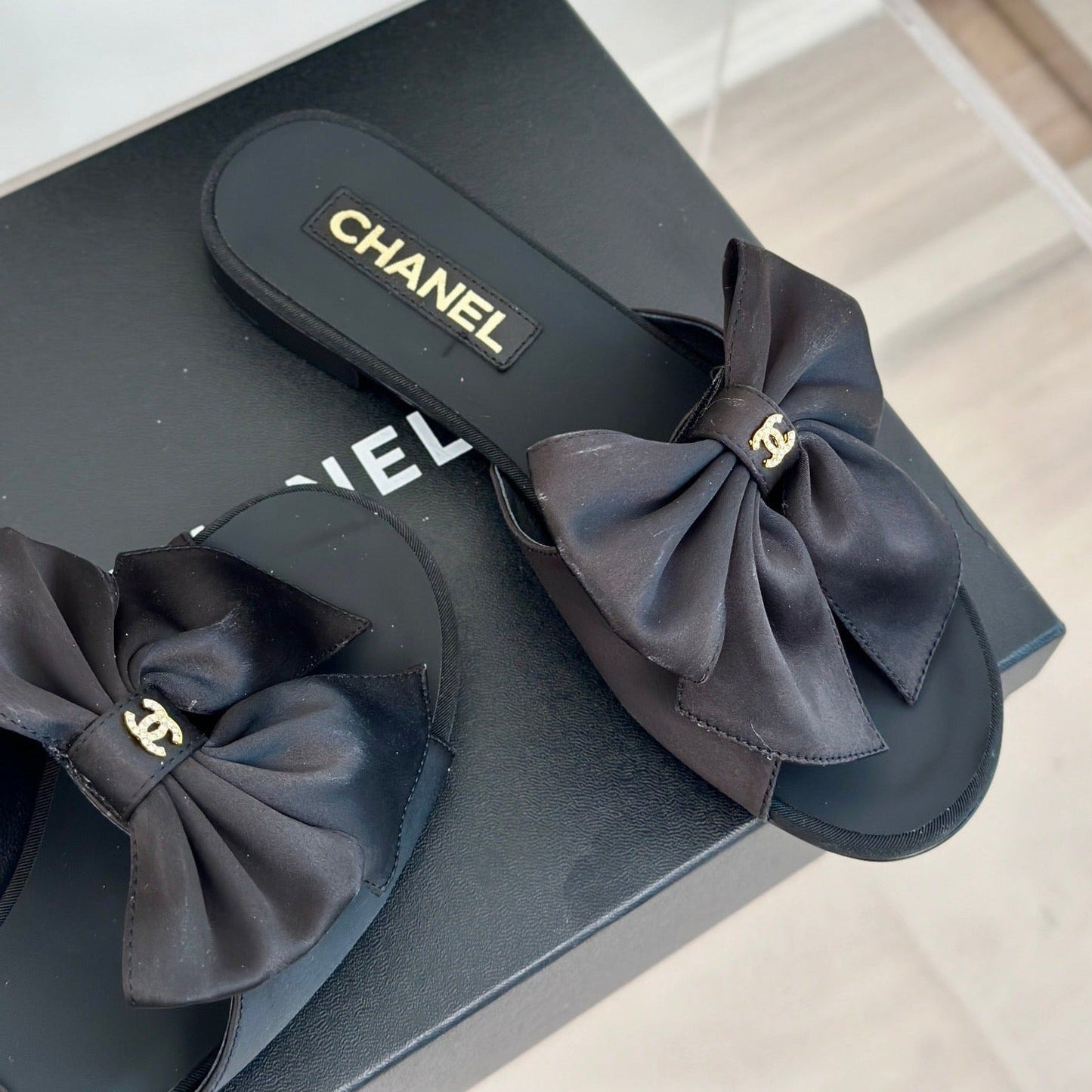 cc big bow flat sandals black lambkin