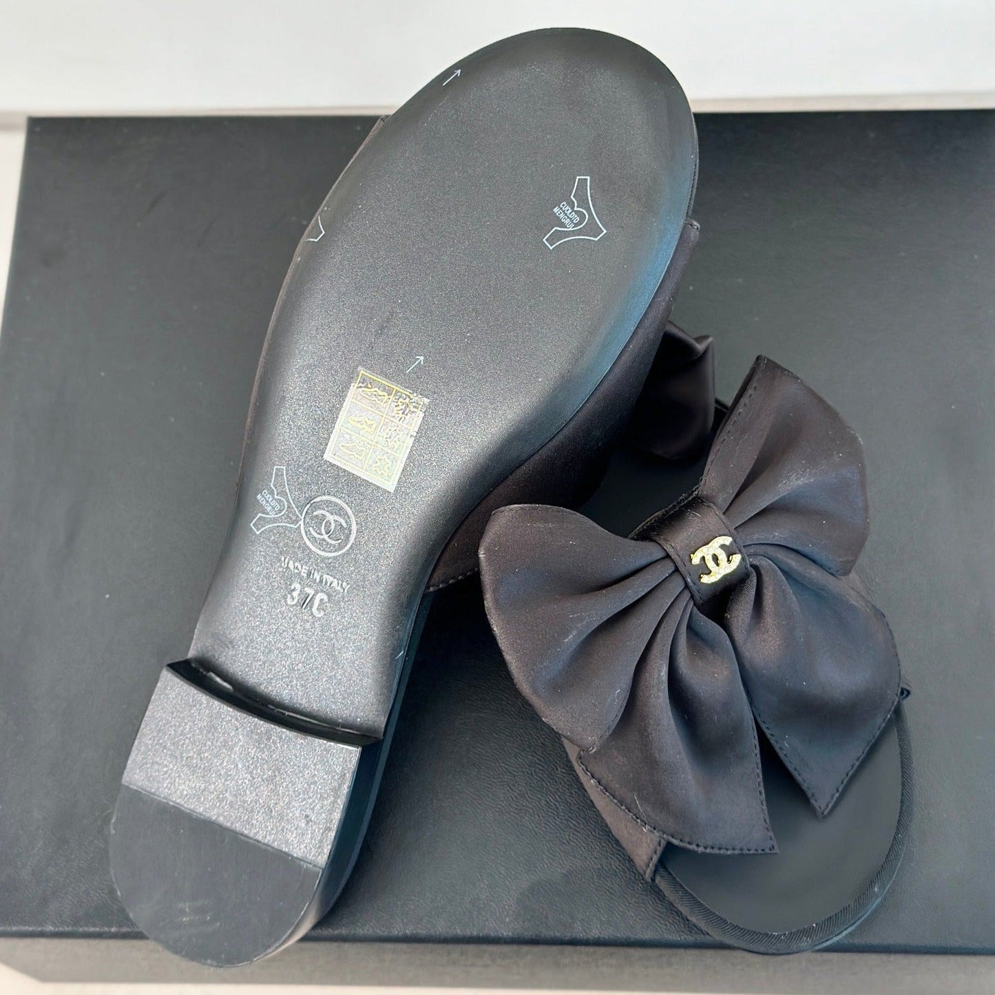 cc big bow flat sandals black lambkin