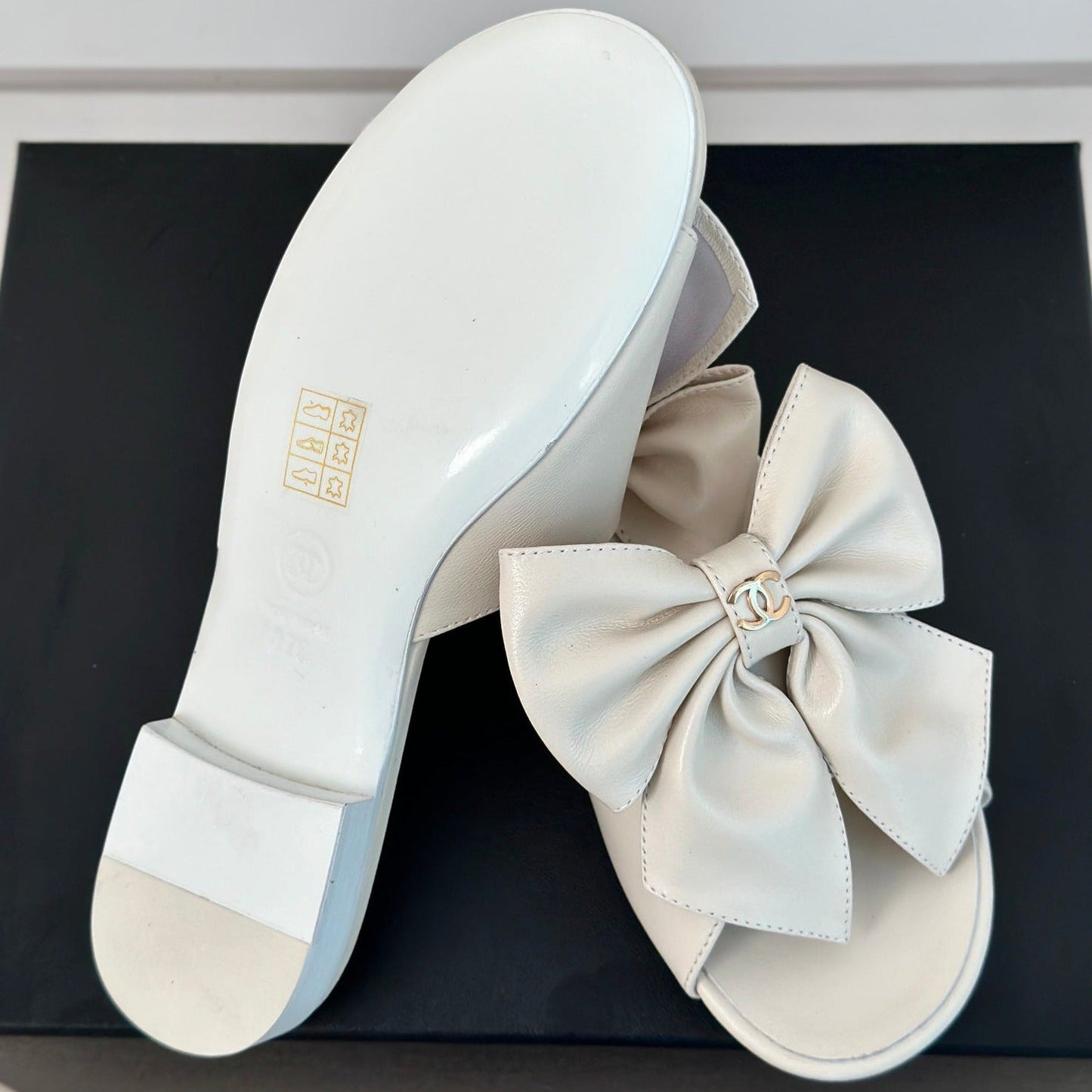 cc big bow flat sandals white lambkin