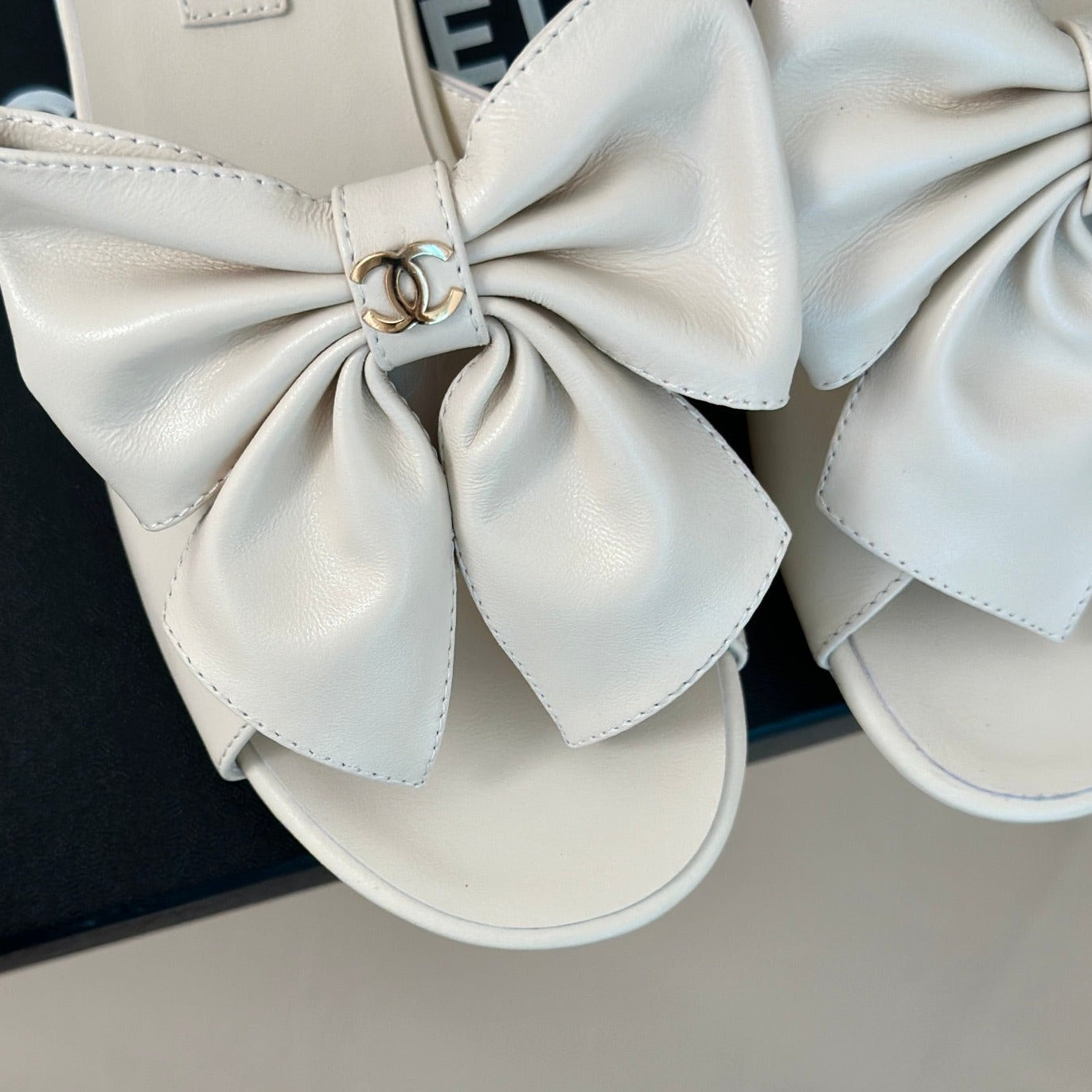 cc big bow flat sandals white lambkin