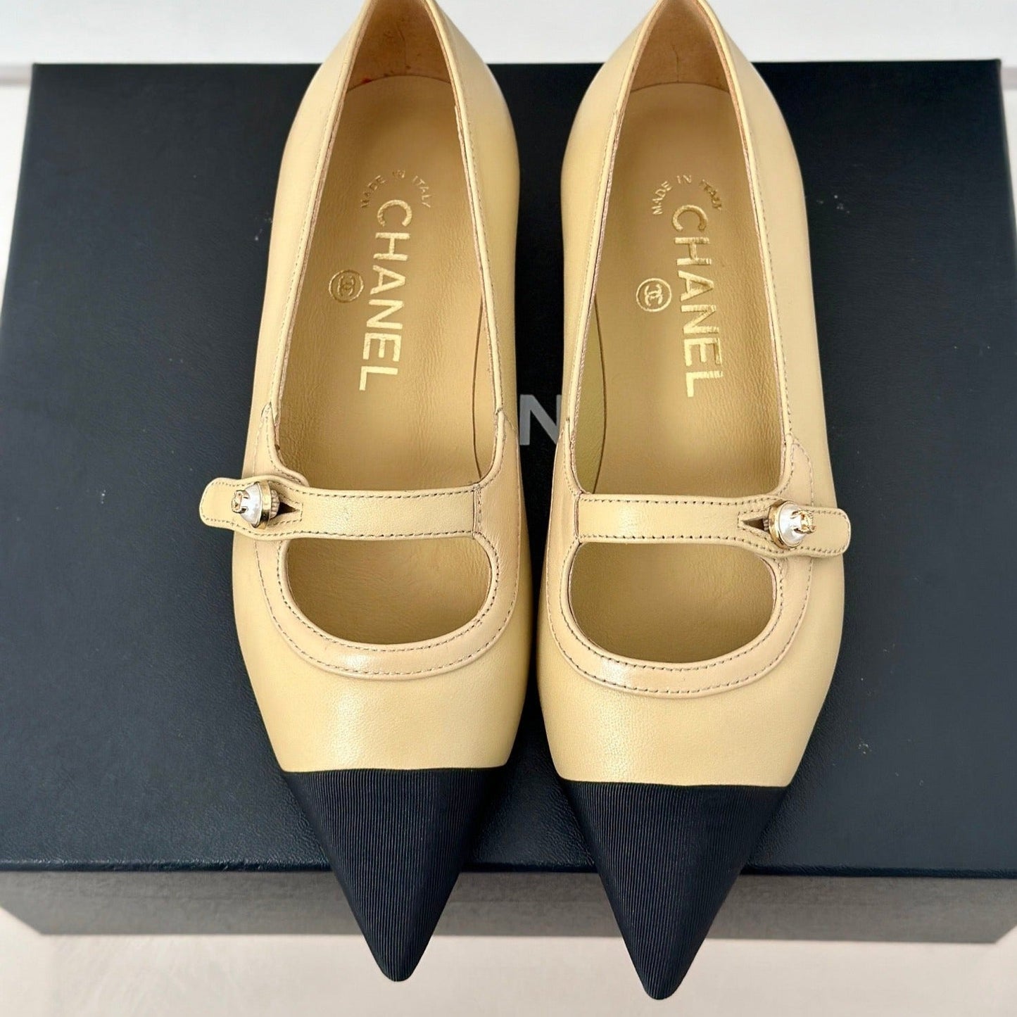 cc mary jane pointed toe beige calfskin black grosgrain