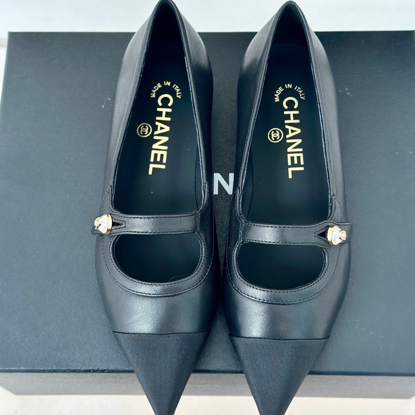 cc mary jane pointed toe black calfskin grosgrain