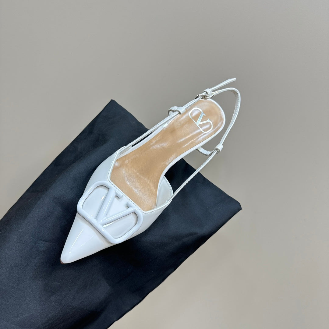 VLOGO SIGNATURUE WHITE PATENT LEATHER SLINGBACK PUMP 80MM