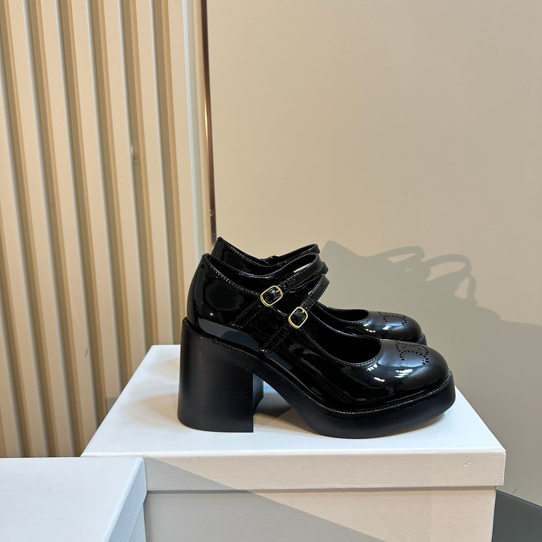 TESS BABIES IN BLACK PATENT CALFSKIN