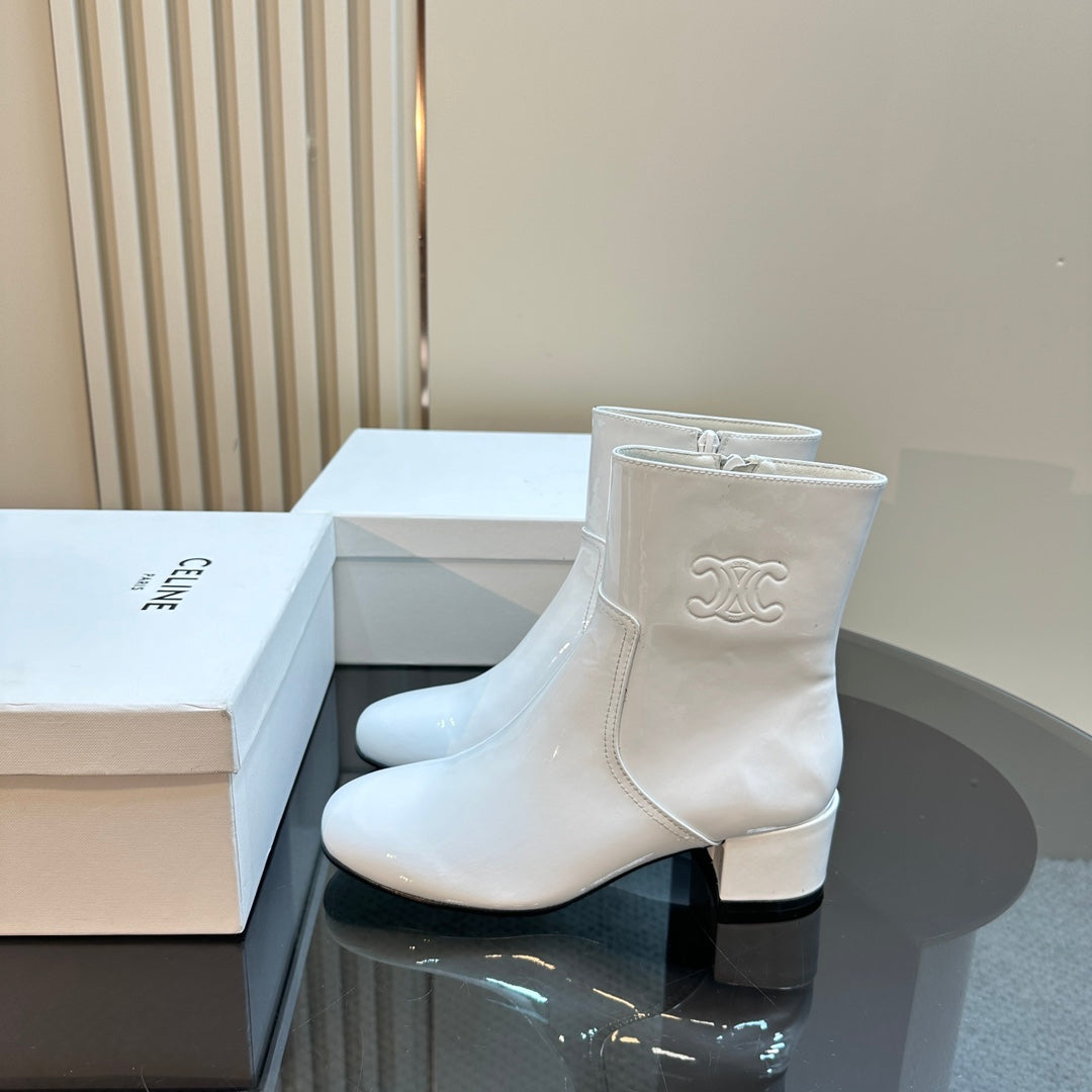 TRIPHOME CHUNKY HEEL BOOTS IN WHITE SHEEPSKIN