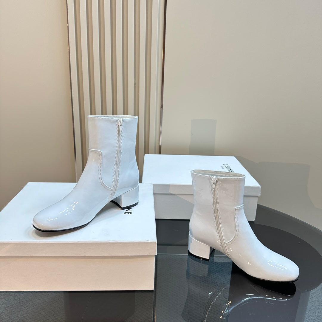 TRIPHOME CHUNKY HEEL BOOTS IN WHITE SHEEPSKIN