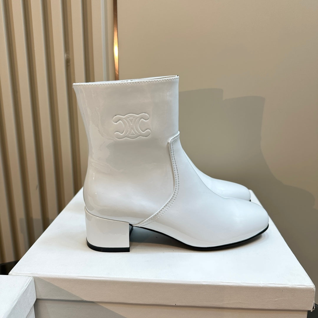 TRIPHOME CHUNKY HEEL BOOTS IN WHITE SHEEPSKIN