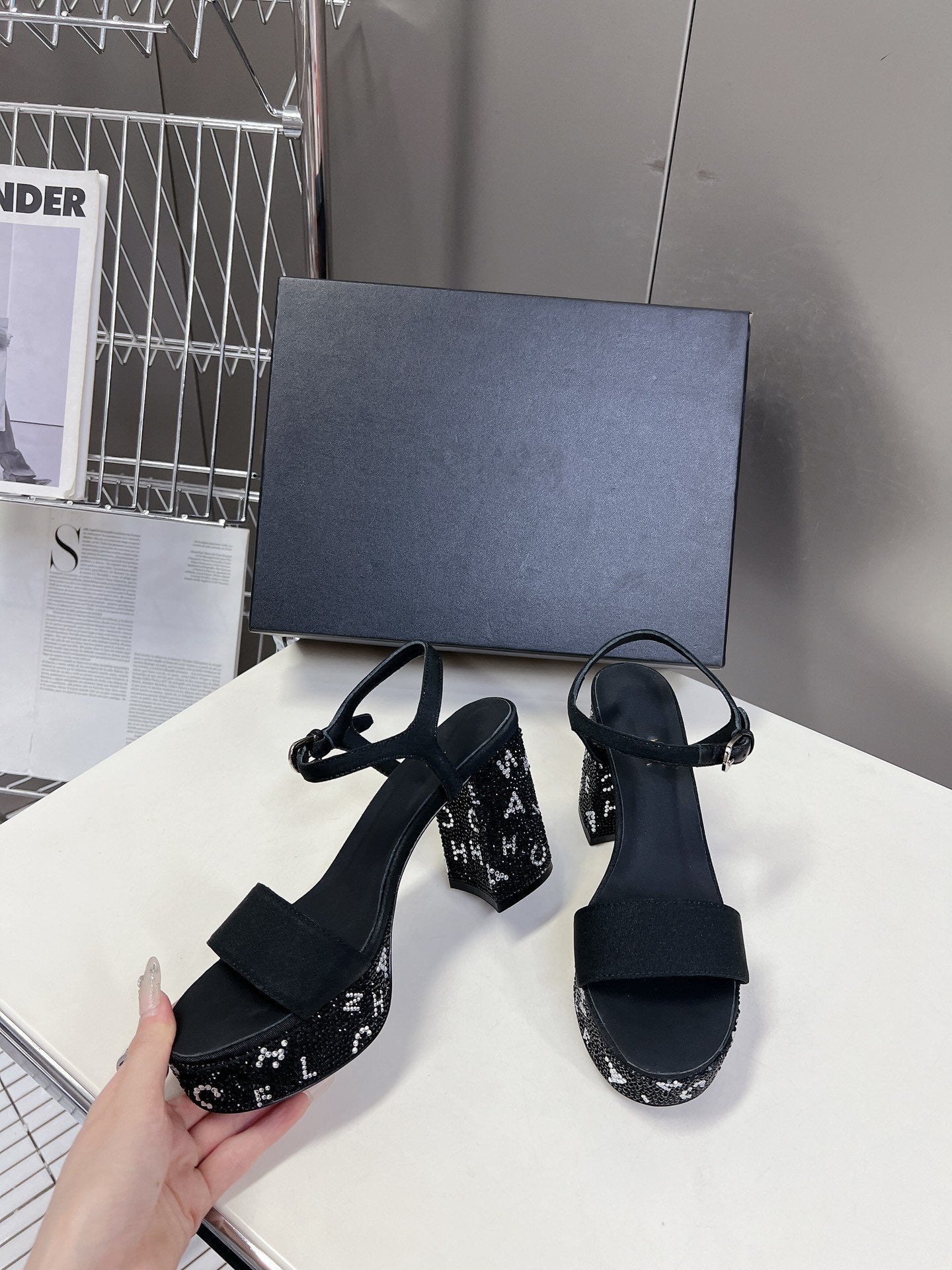 slingback sandal 75 black calfskin crystal