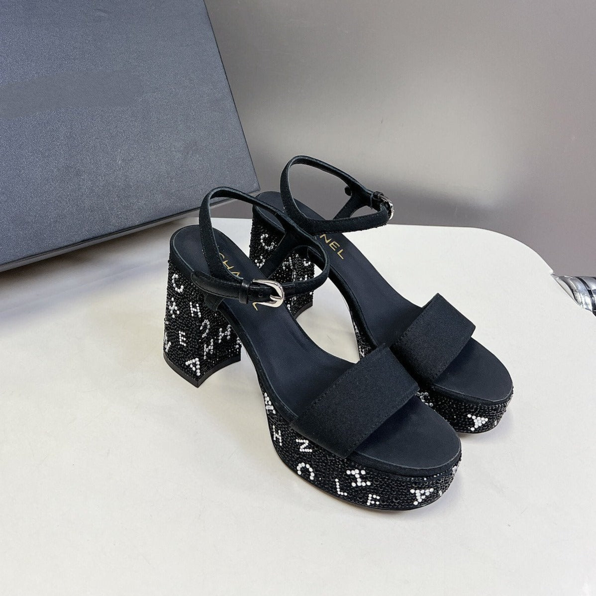 slingback sandal 75 black calfskin crystal