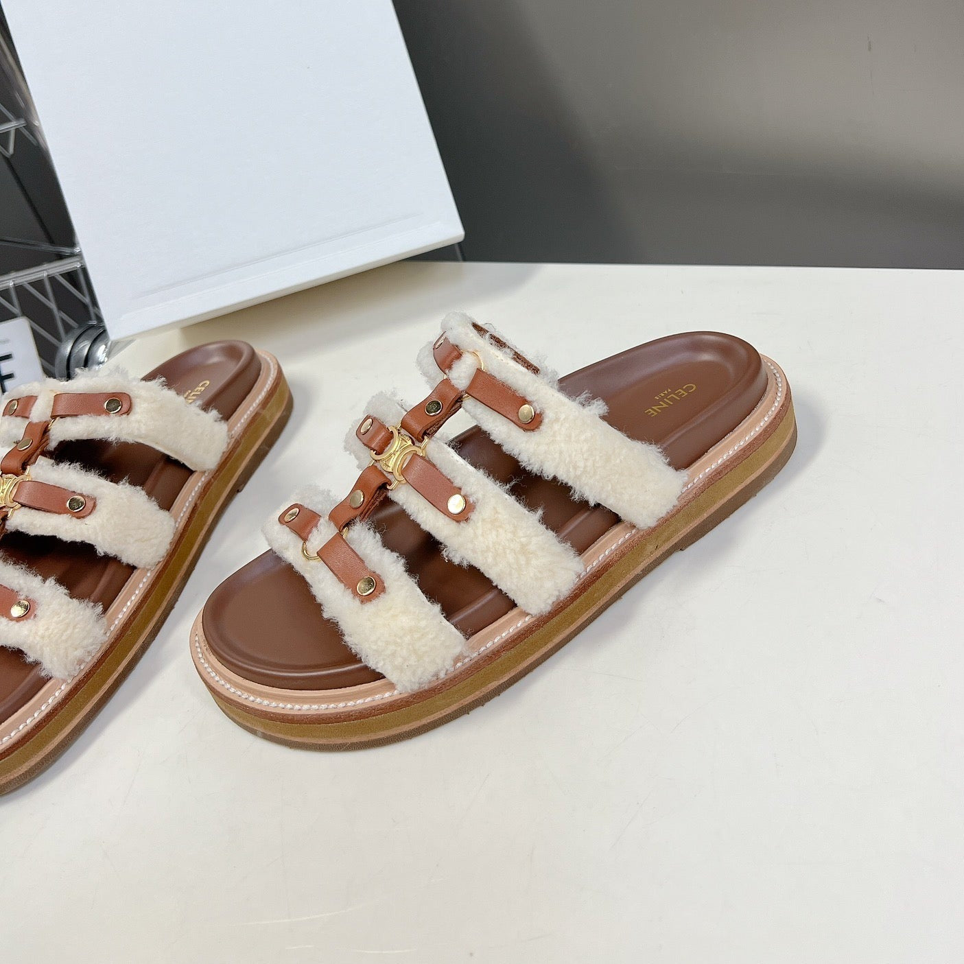 TIPPI SLIDE IN SHEARLING AND CALFSKIN TAN / NATURAL