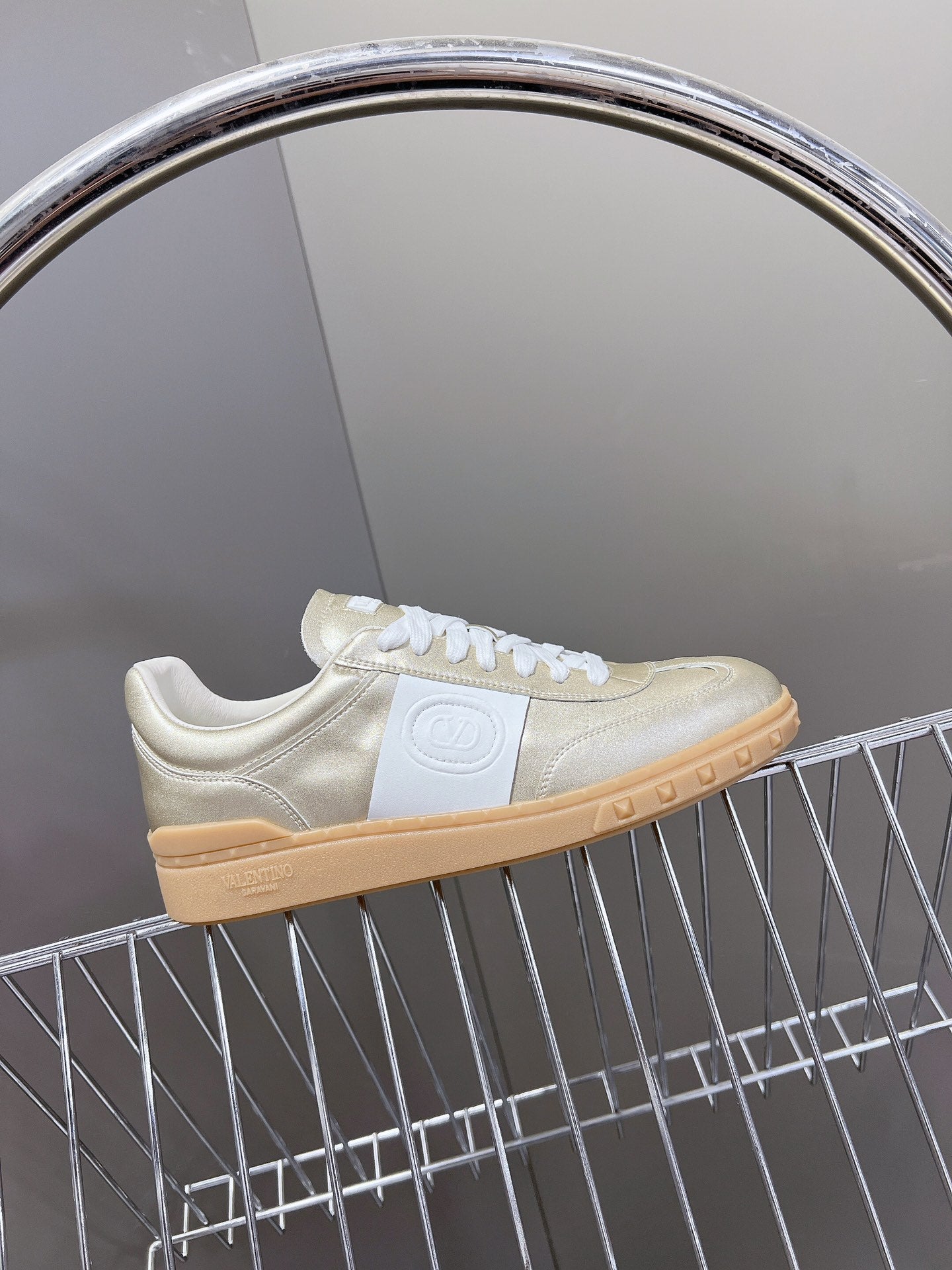 Upvillage Trainer In Platinum Gold Mix White Laminated Calfskin 989600