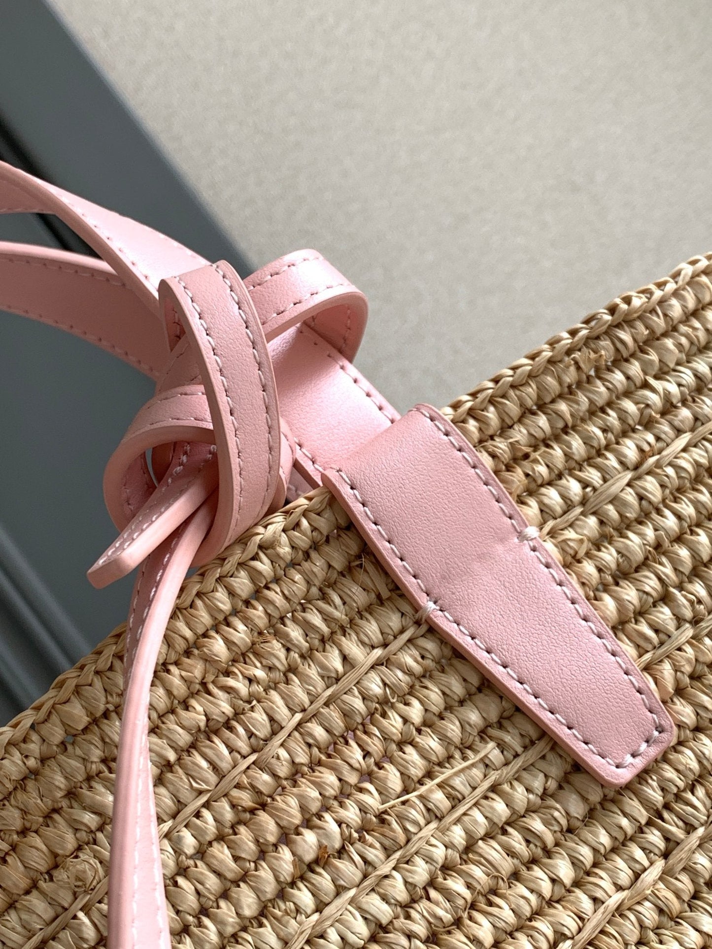 teen supple classic panier 21cm raffia pink calfskin