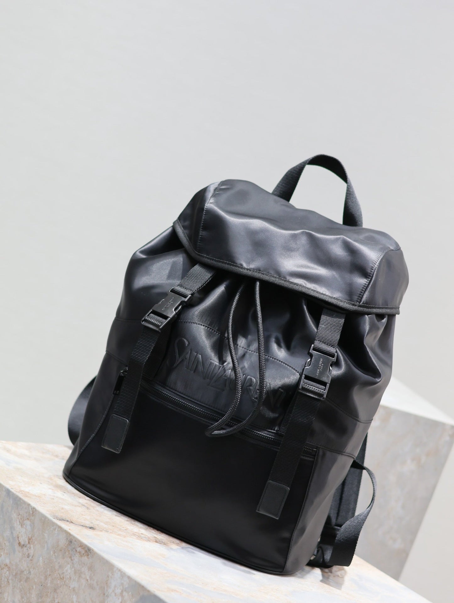 WATERPROOF BACKPACK 45 IN BLACK NYLON WITH EMBOSSED LOGO