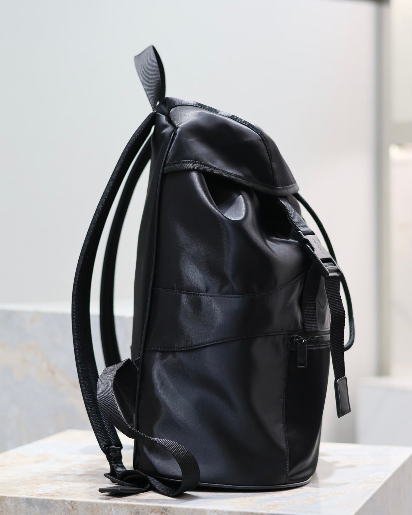 WATERPROOF BACKPACK 45 IN BLACK NYLON WITH EMBOSSED LOGO