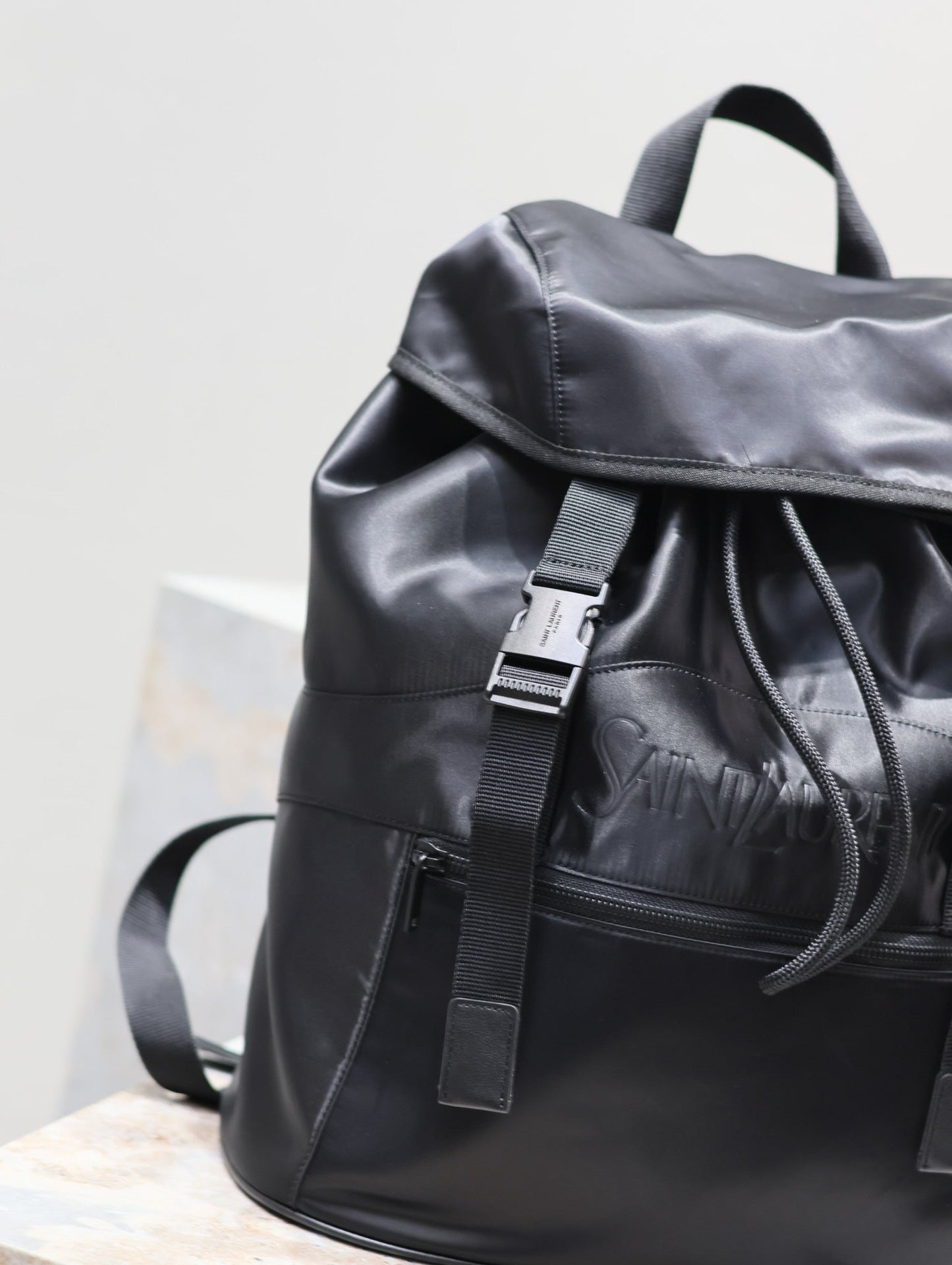 WATERPROOF BACKPACK 45 IN BLACK NYLON WITH EMBOSSED LOGO