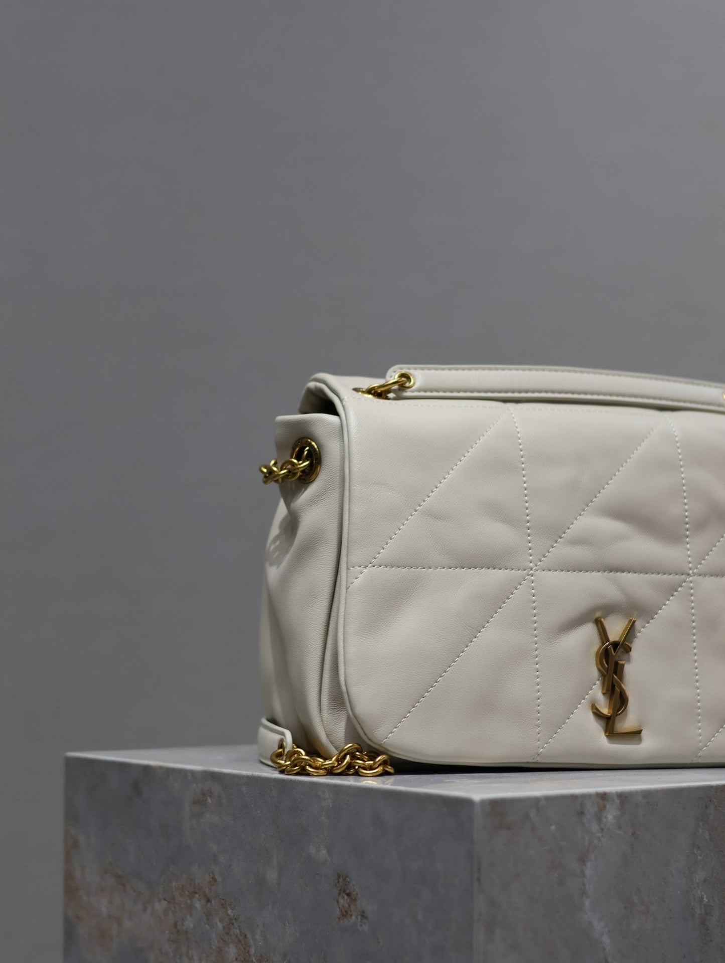 JAMIE 4.3 SMALL BAG 25 IN WHITE LAMBSKIN GOLD HARDWARE