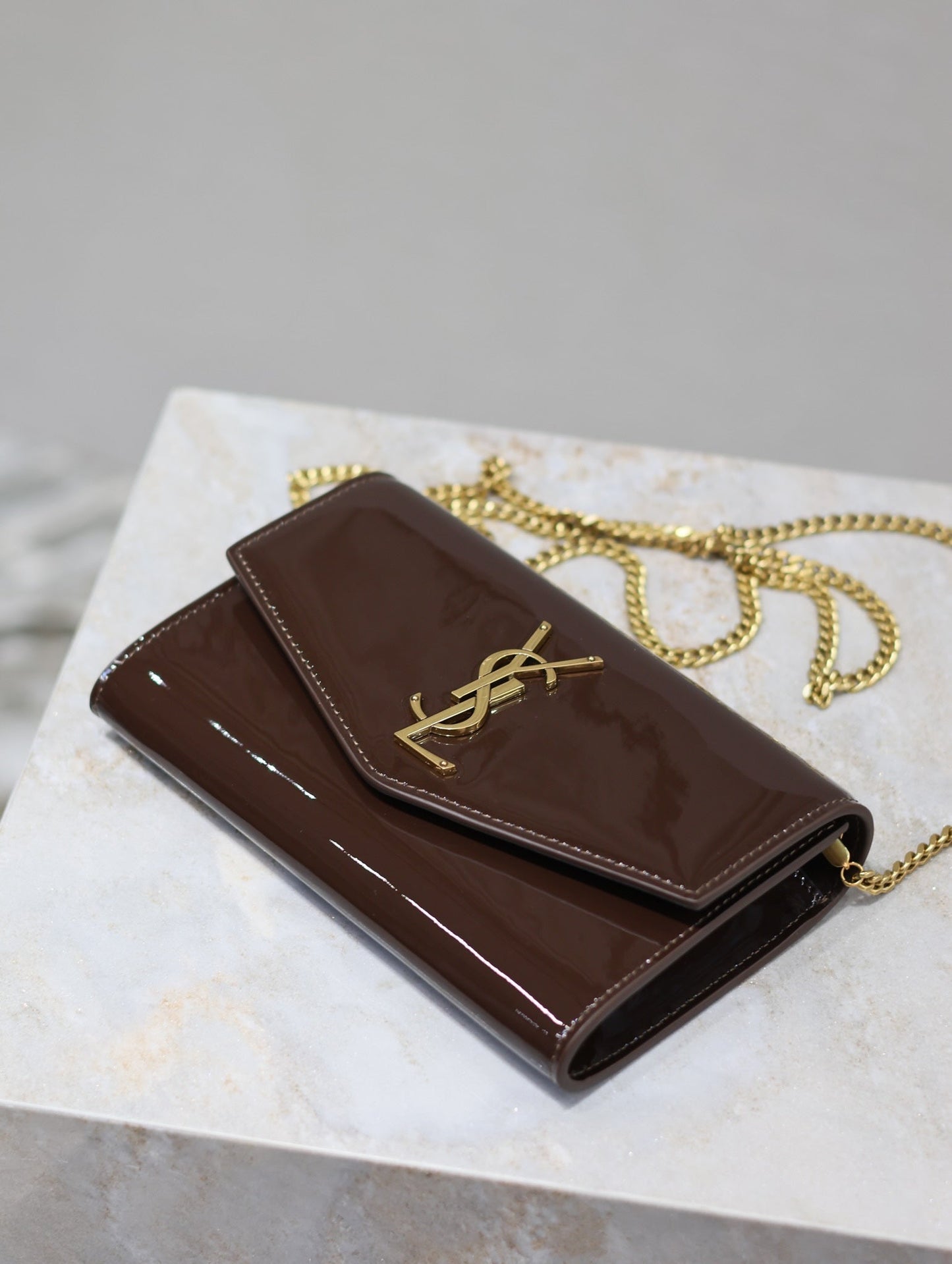 uptown chain wallet 19cm dark brown patent calfskin