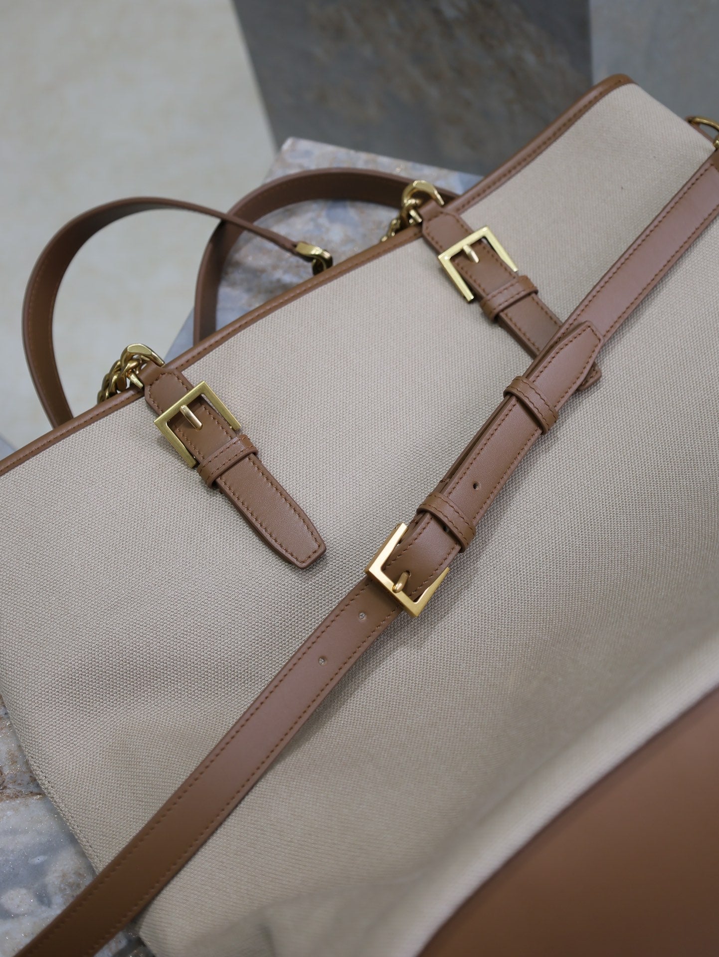 TOTE BAG 38 IN WHITE CANVAS AND BROWN LEATHER TRIM GOLD HARDWARE