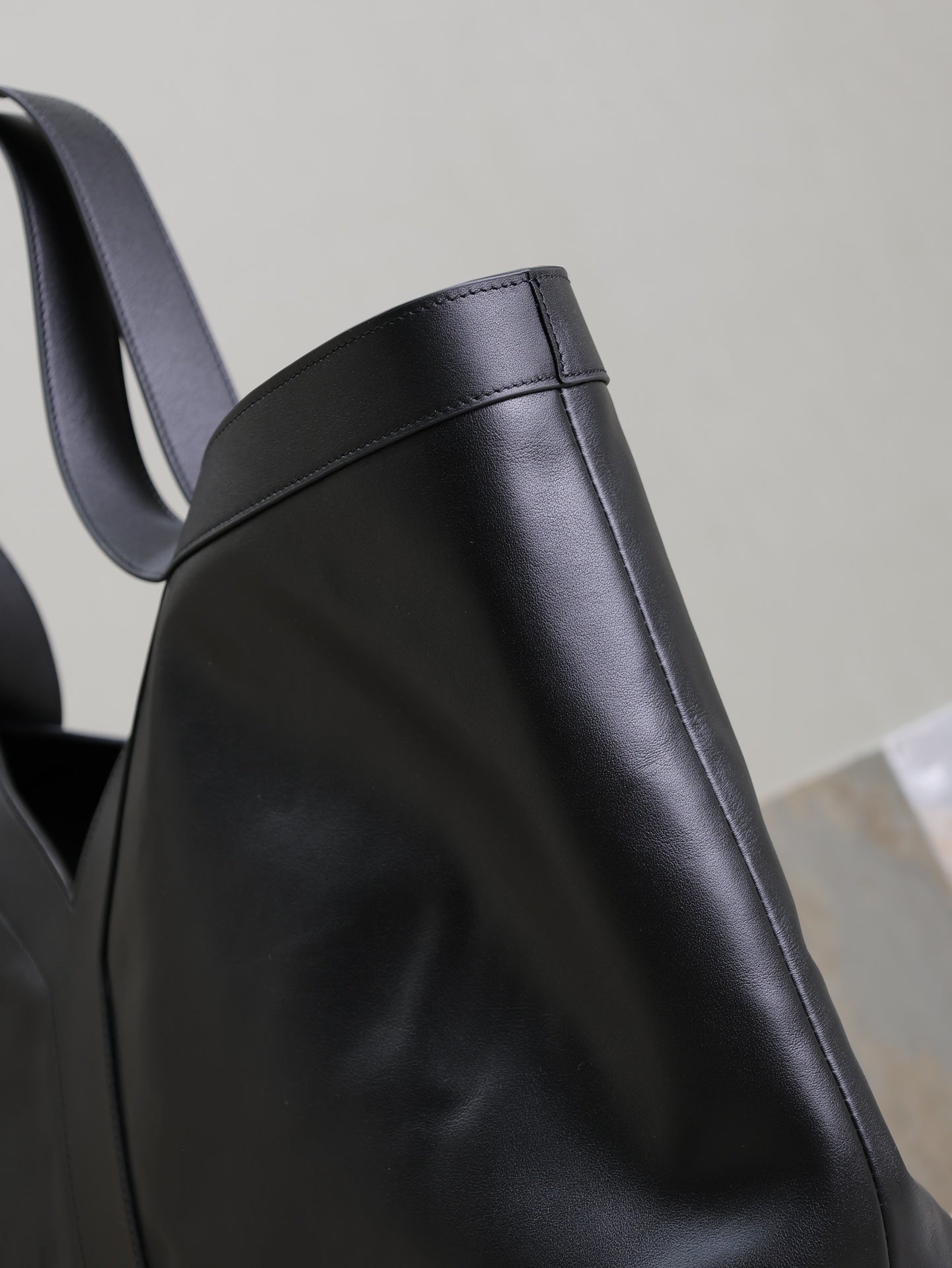 TOTE BAG 50 IN BLACK CALFSKIN