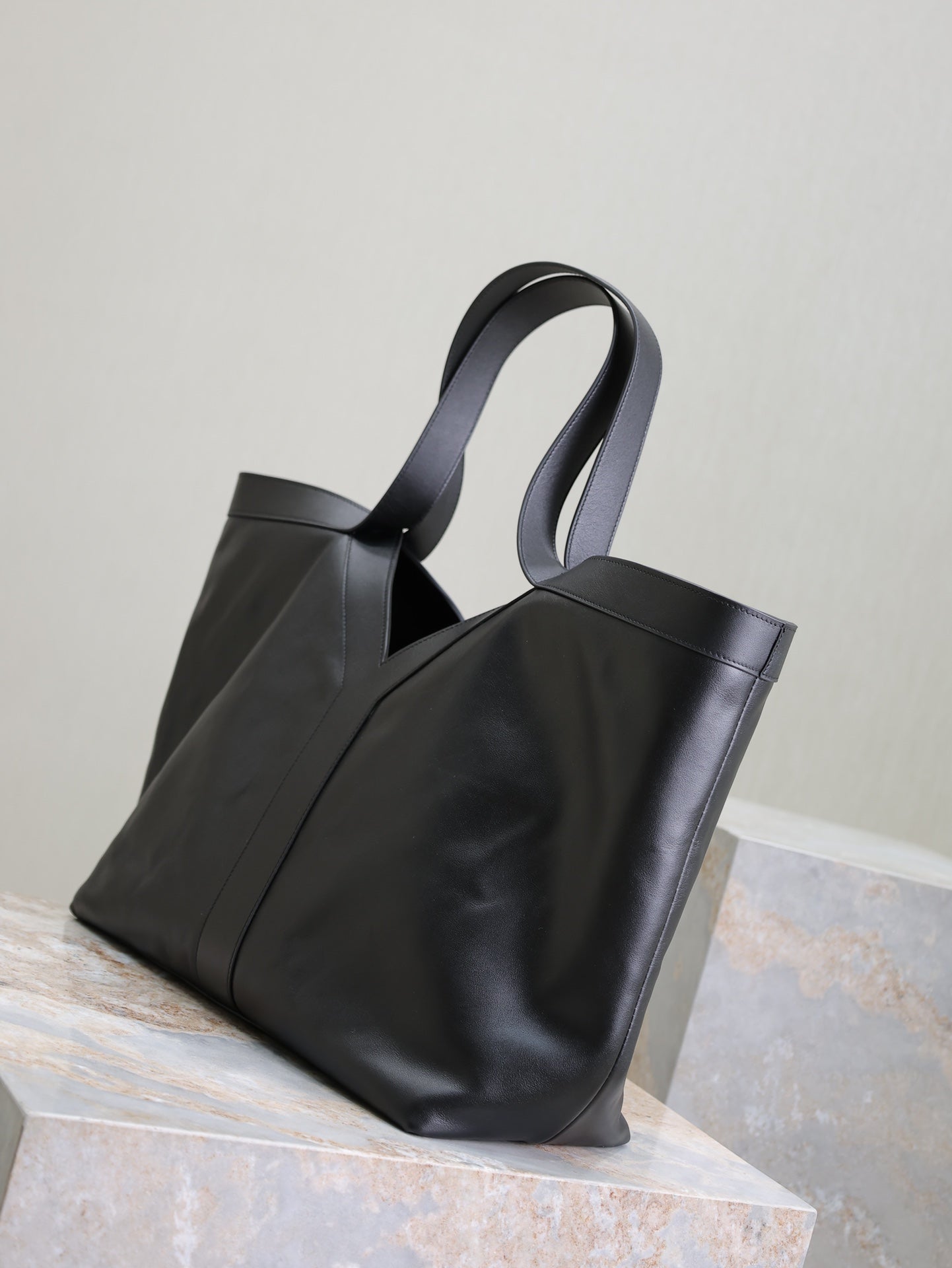 TOTE BAG 50 IN BLACK CALFSKIN