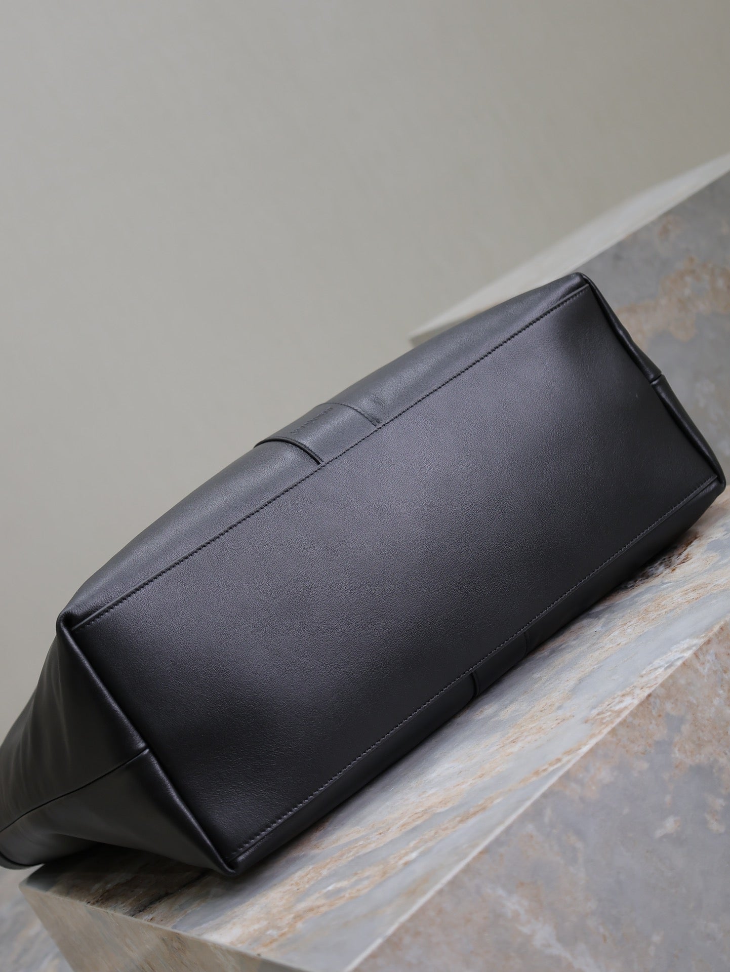 TOTE BAG 50 IN BLACK CALFSKIN