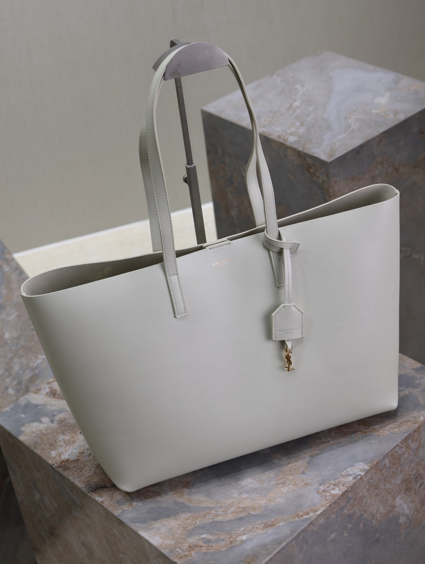 SHOPPING TOTE BAG 38 IN WHITE CALFSKIN