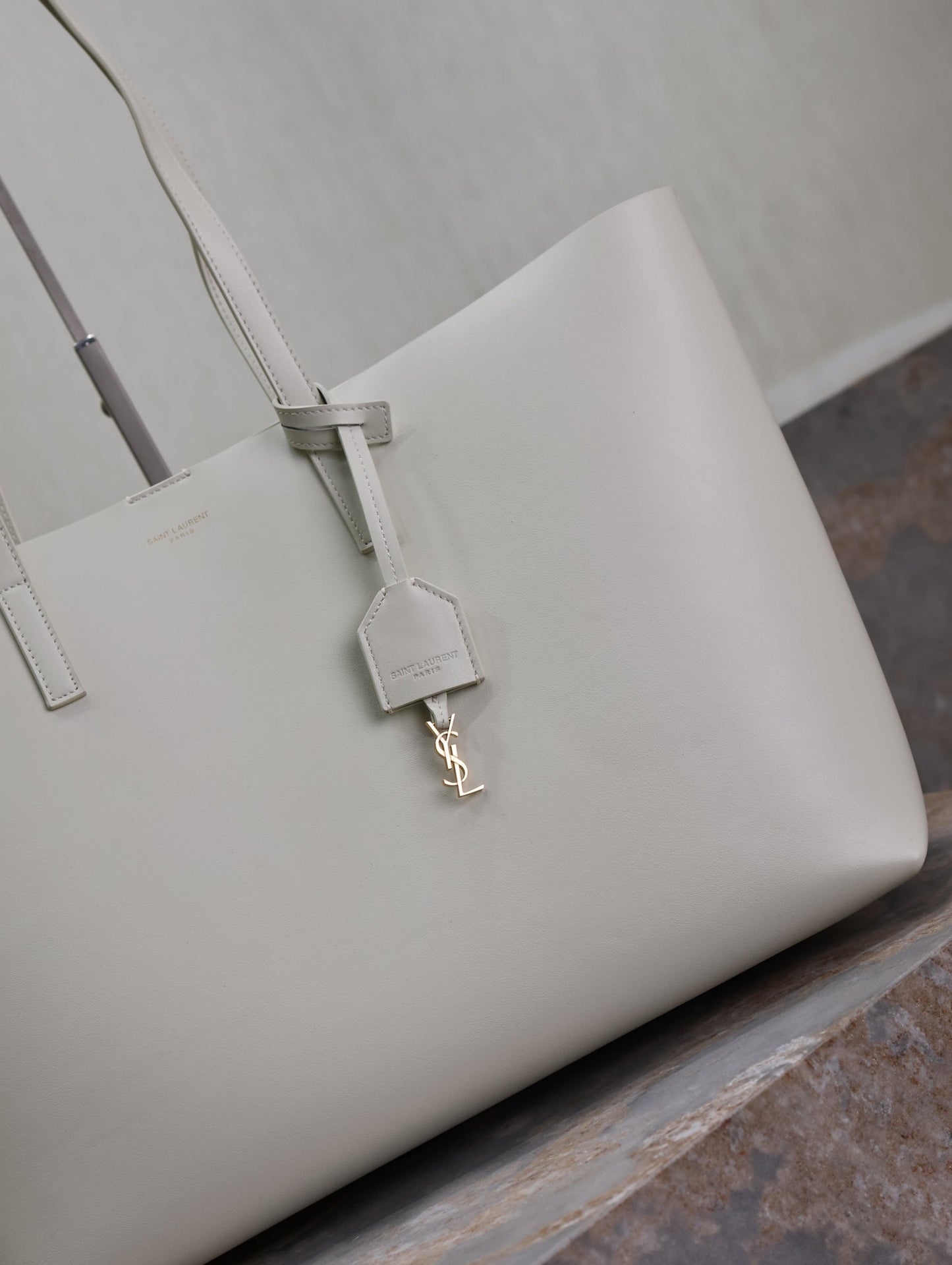 SHOPPING TOTE BAG 38 IN WHITE CALFSKIN