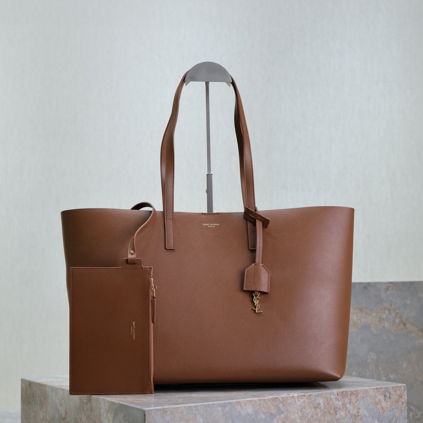 SHOPPING TOTE BAG 38 IN RED BROWN CALFSKIN