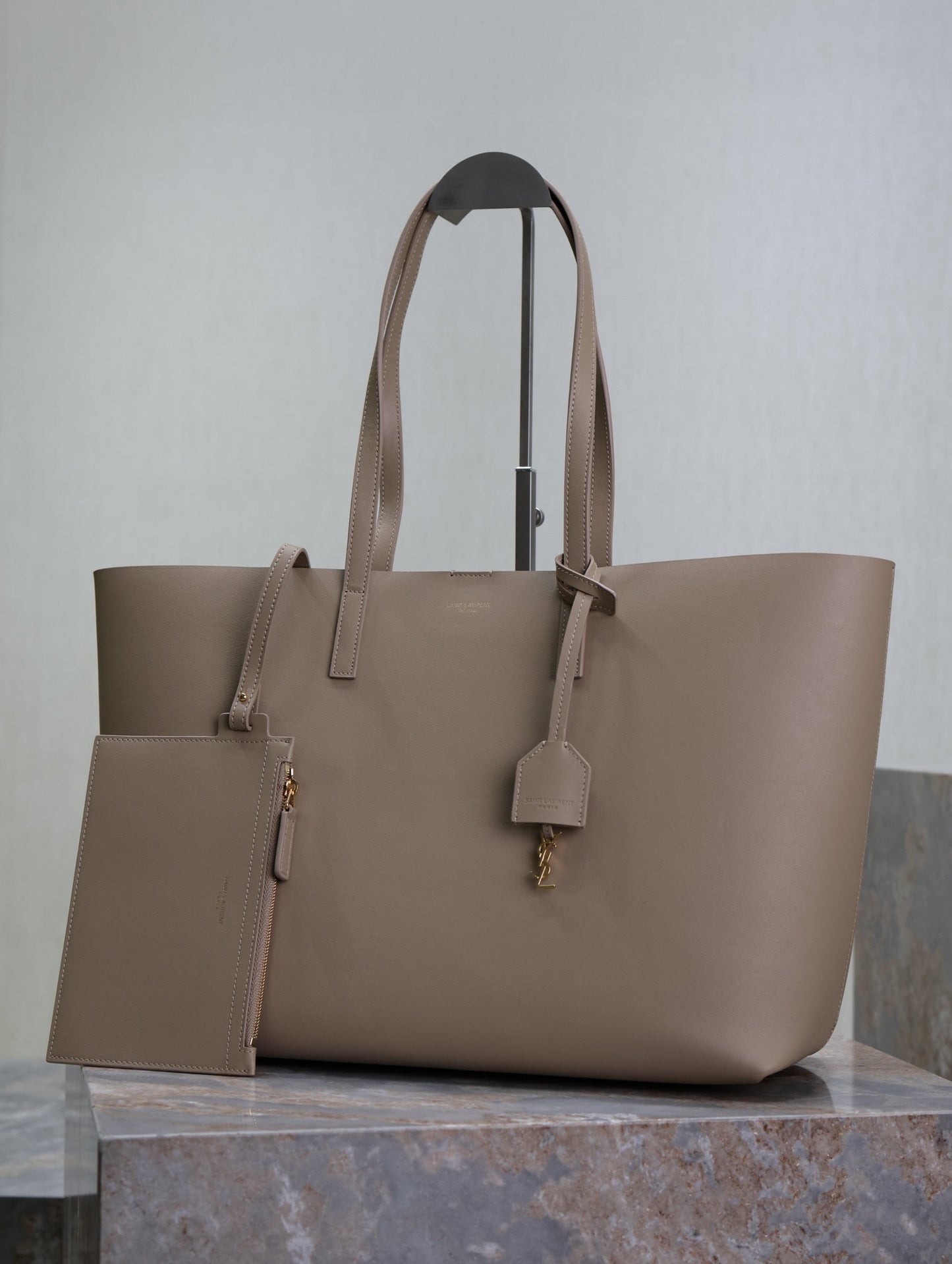 SHOPPING TOTE BAG 38 IN LIGHT BROWN CALFSKIN