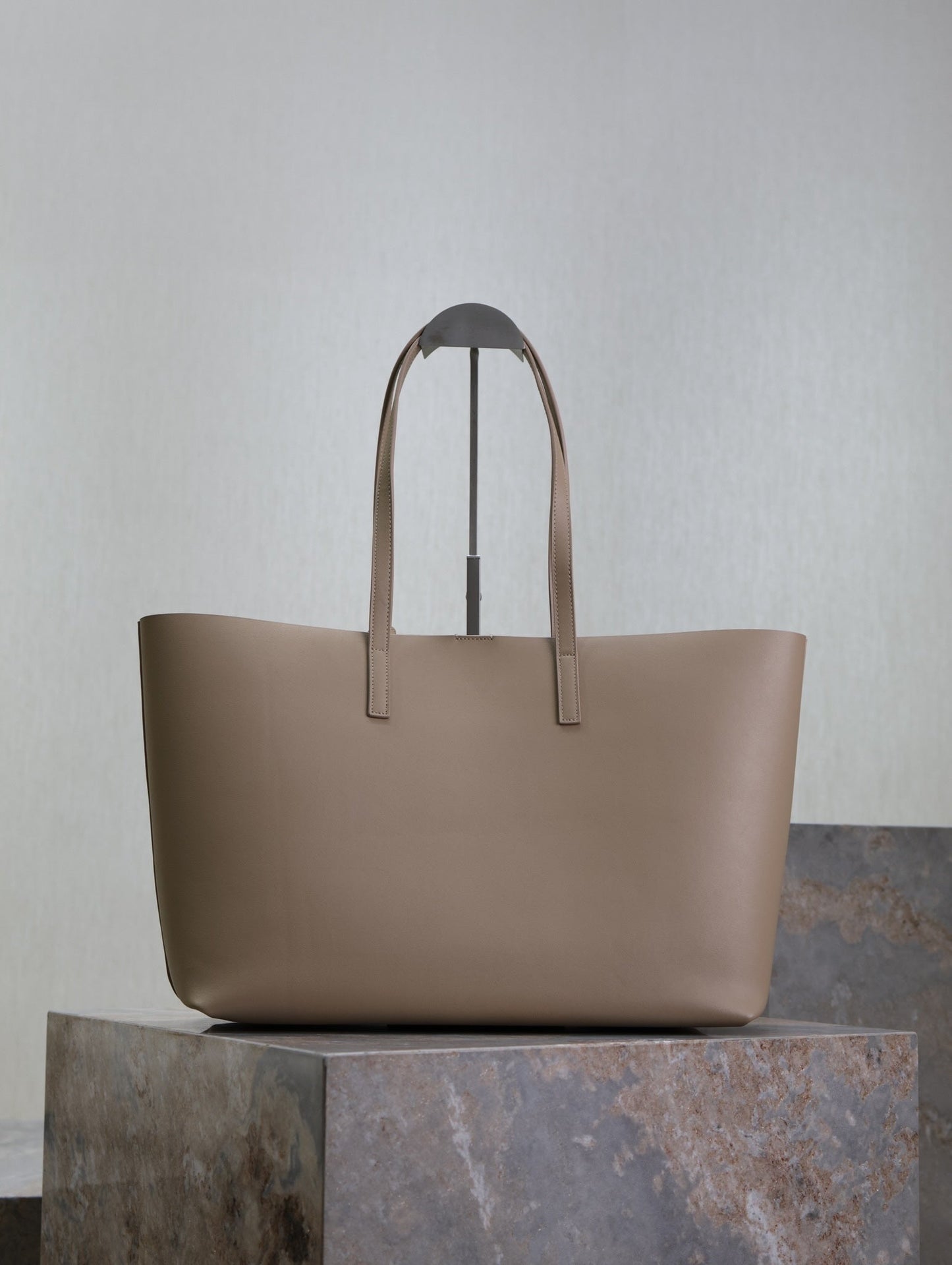 SHOPPING TOTE BAG 38 IN LIGHT BROWN CALFSKIN