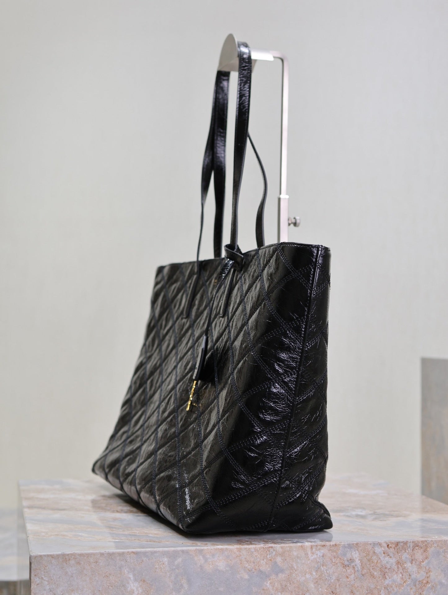 SHOPPING TOTE BAG 38 IN BLACK CRUMPLED CALFSKIN