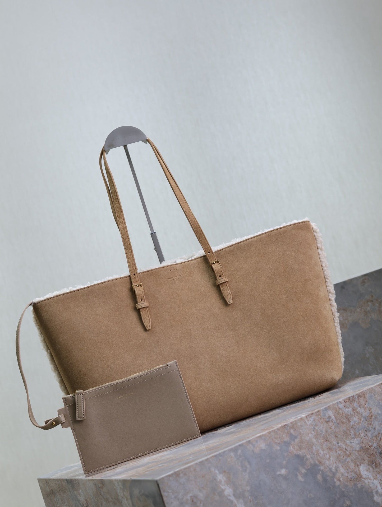 SHOPPING TOTE BAG 38 IN TAN BROWN SUEDE AND WHITE SHEARLING TRIM