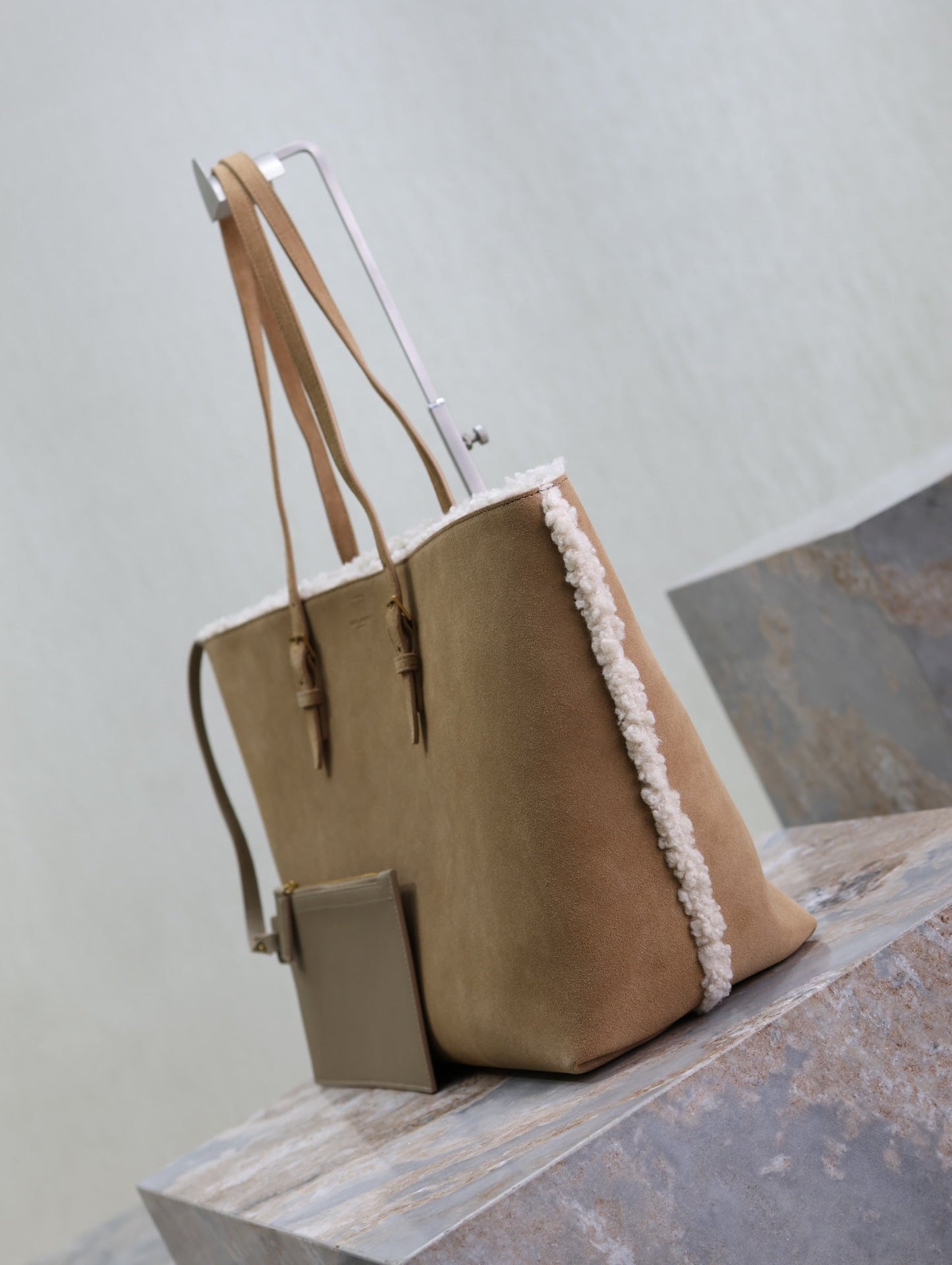 SHOPPING TOTE BAG 38 IN TAN BROWN SUEDE AND WHITE SHEARLING TRIM