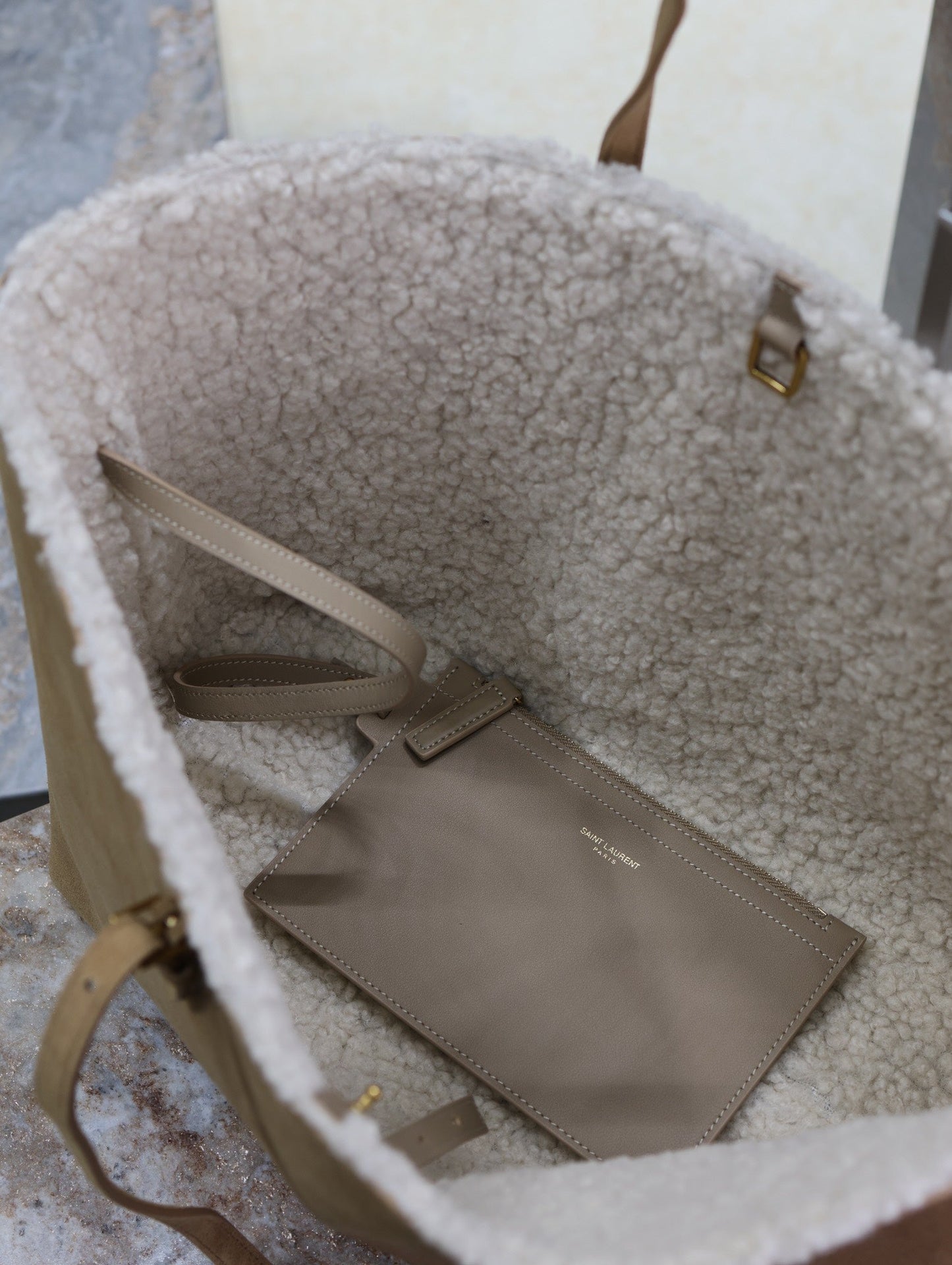 SHOPPING TOTE BAG 38 IN TAN BROWN SUEDE AND WHITE SHEARLING TRIM