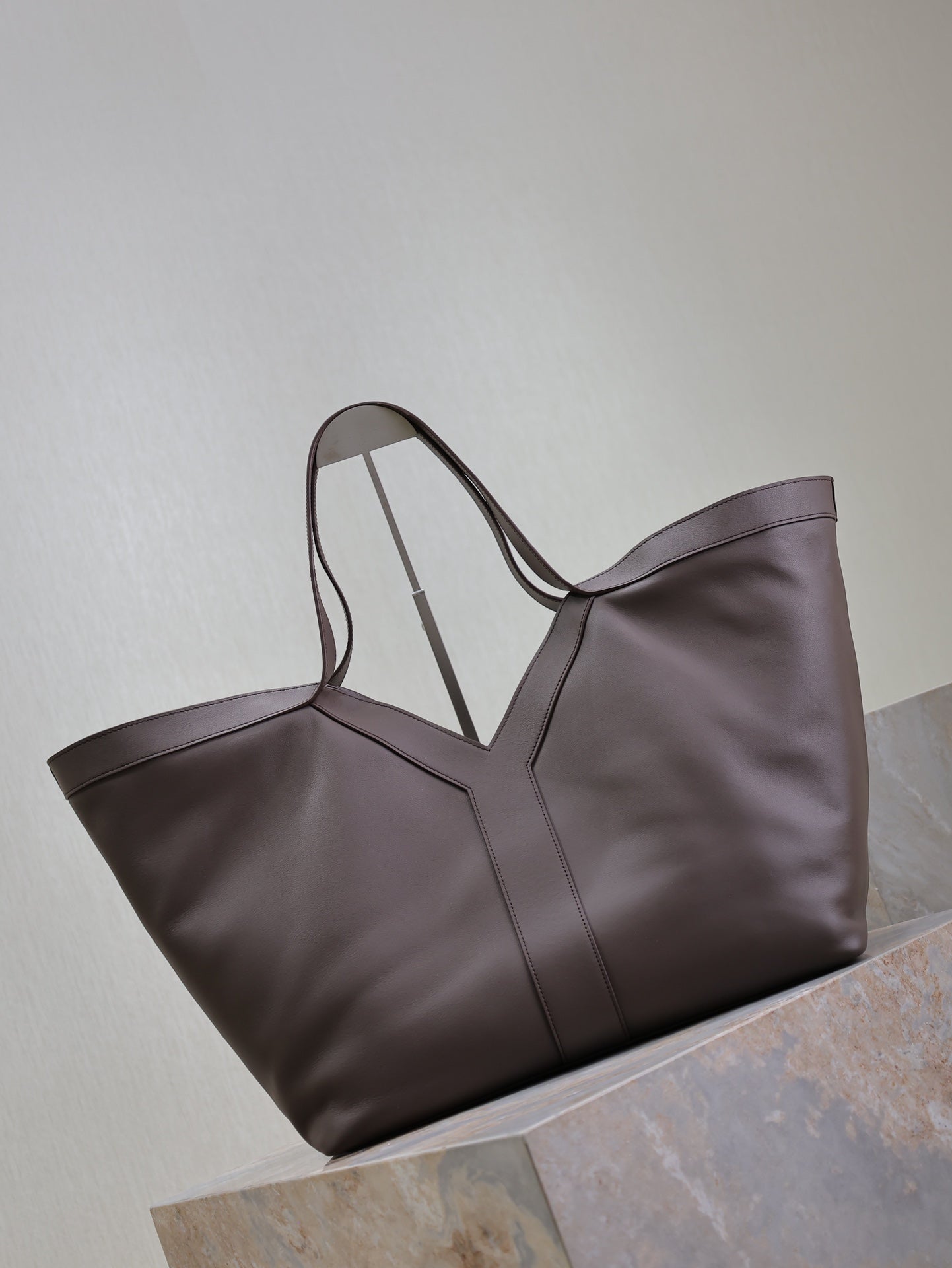 TOTE BAG 50 IN BRUNETTE BROWN CALFSKIN