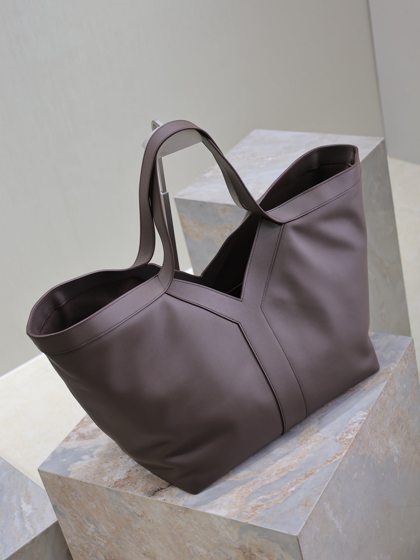 TOTE BAG 50 IN BRUNETTE BROWN CALFSKIN