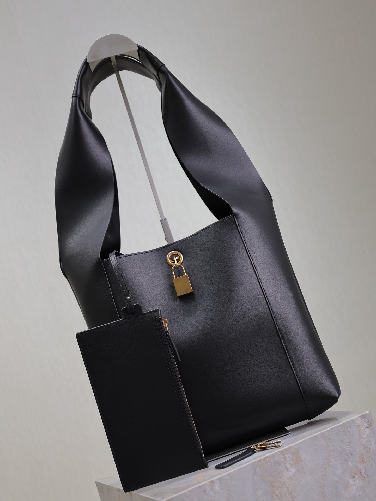 TANGER HOBO BAG 27 IN BLACK CALFSKIN