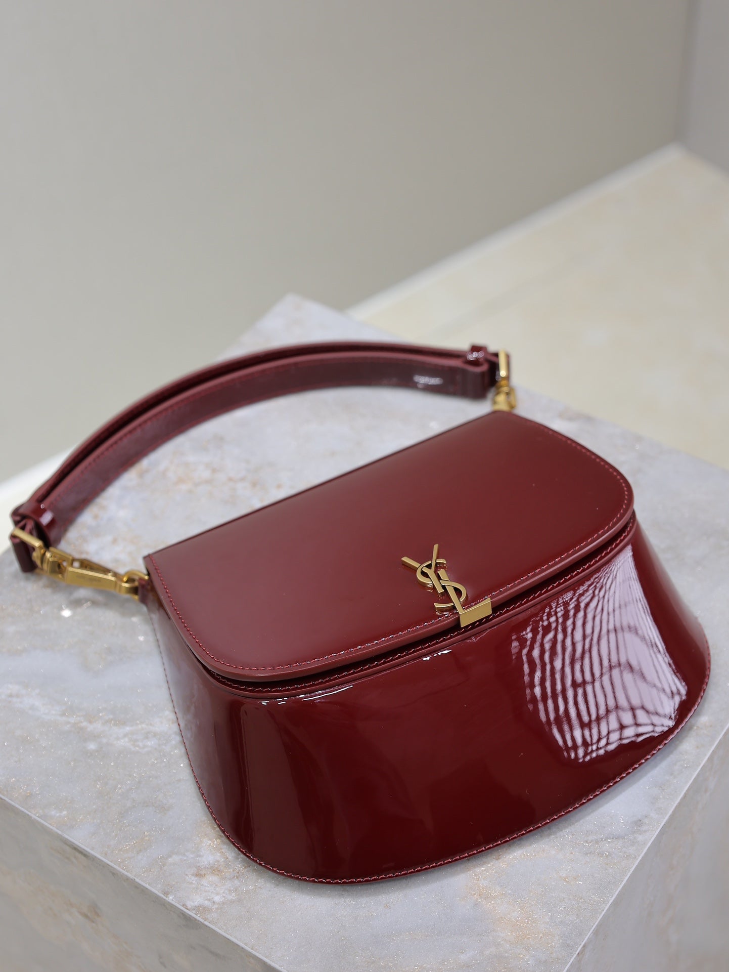 VOLTAIRE SADDLE BAG 21 IN BORDEAUX RED PATENT CALFSKIN