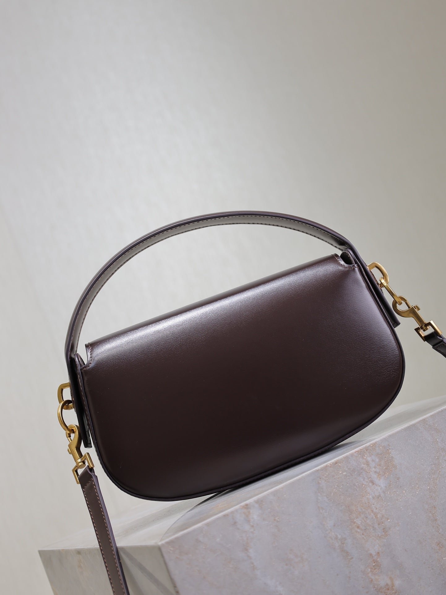 VOLTAIRE 24 IN BRUNETTE BROWN CALFSKIN