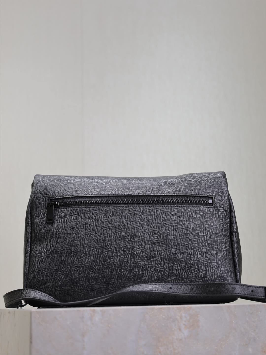 WEST HOLLYWOOD BAG 28 IN BLACK CALFSKIN BLACK HARDWARE