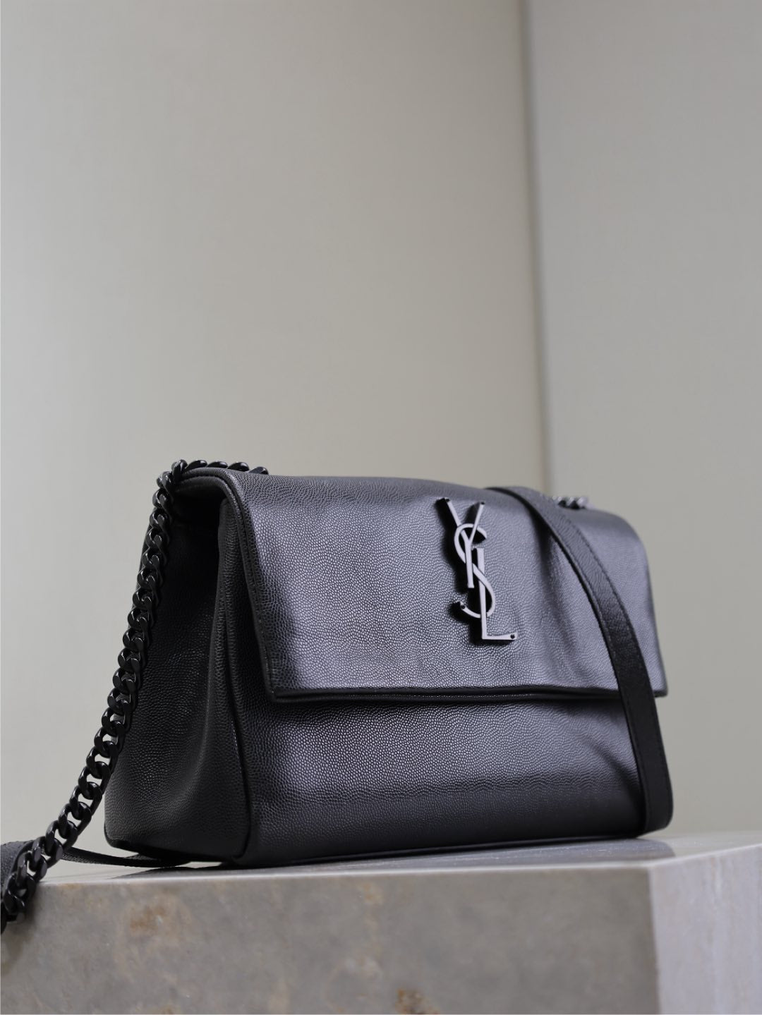 WEST HOLLYWOOD SMALL BAG 24 IN BLACK CALFSKIN BLACK HARDWARE