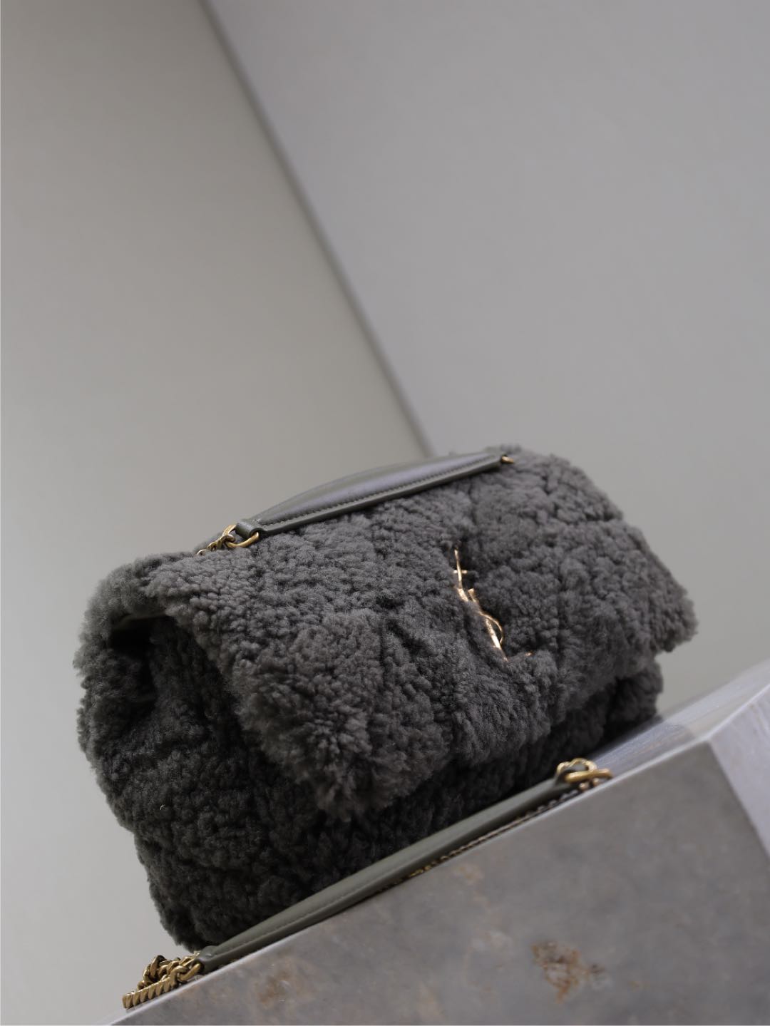 JAMIE BAG 25 IN DARK GRAY LAMB WOOL