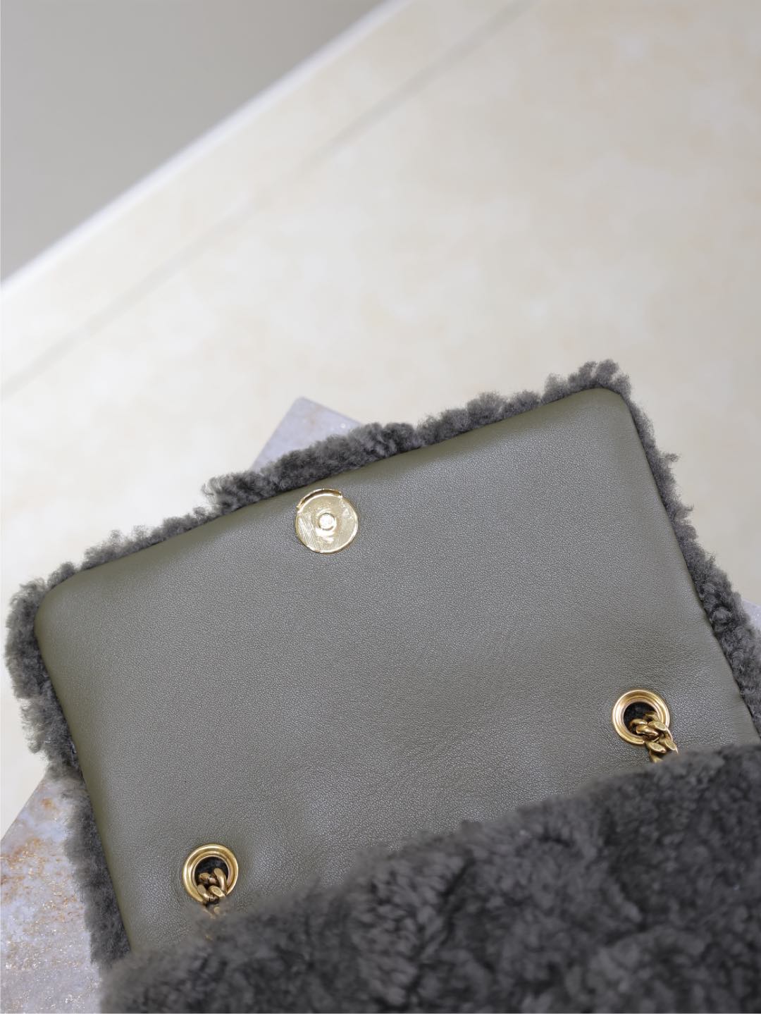 JAMIE BAG 20 IN DARK GRAY LAMB WOOL