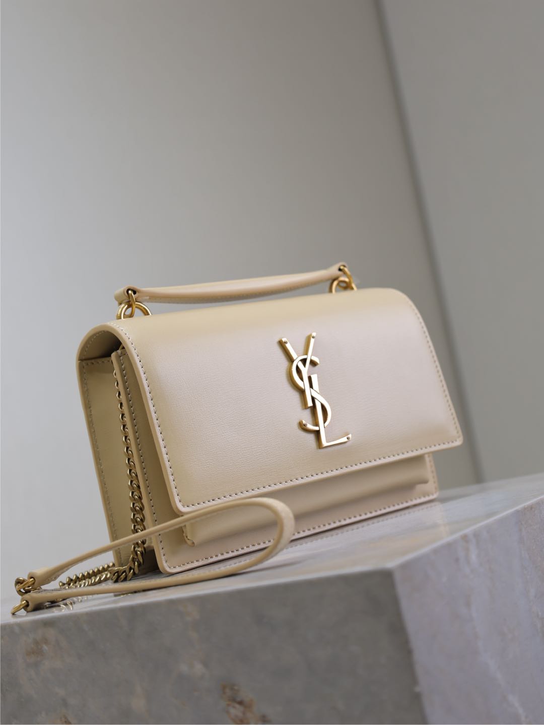 SUNSET SMALL BAG 19 IN BEIGE CALFSKIN GOLD HARDWARE