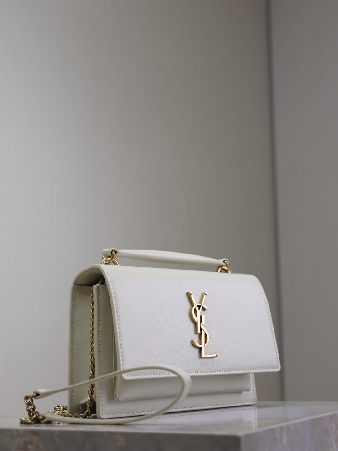 SUNSET SMALL BAG 19 IN WHITE CALFSKIN GOLD HARDWARE