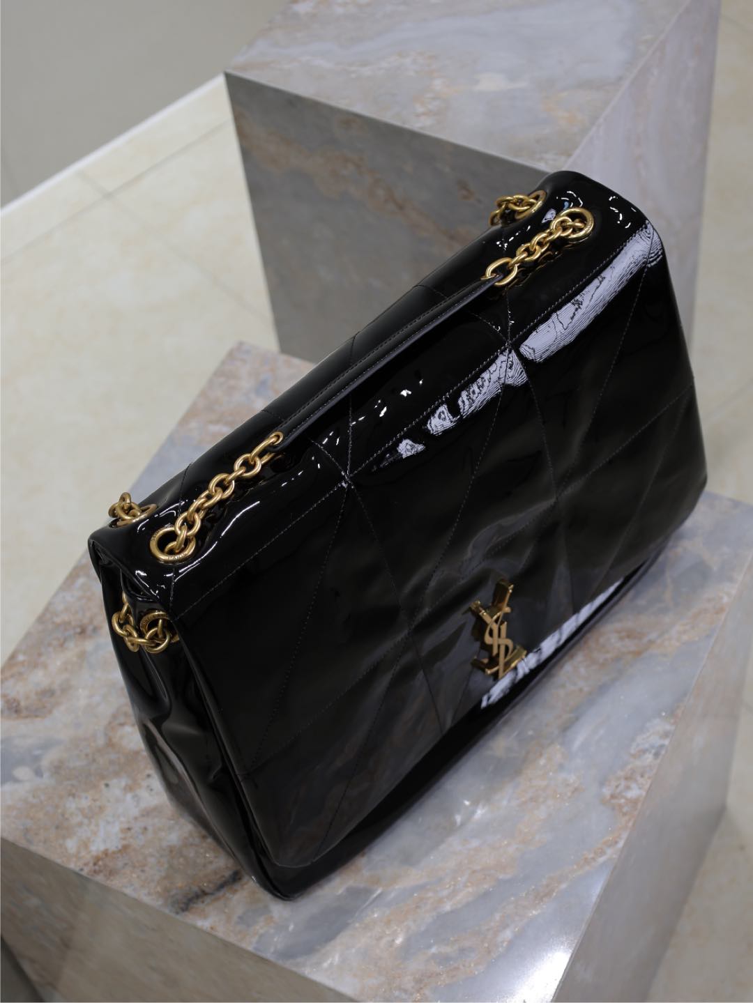 JAMIE 4.3 LARGE BAG 43 IN BLACK PATENT LAMBSKIN GOLD HARDWARE